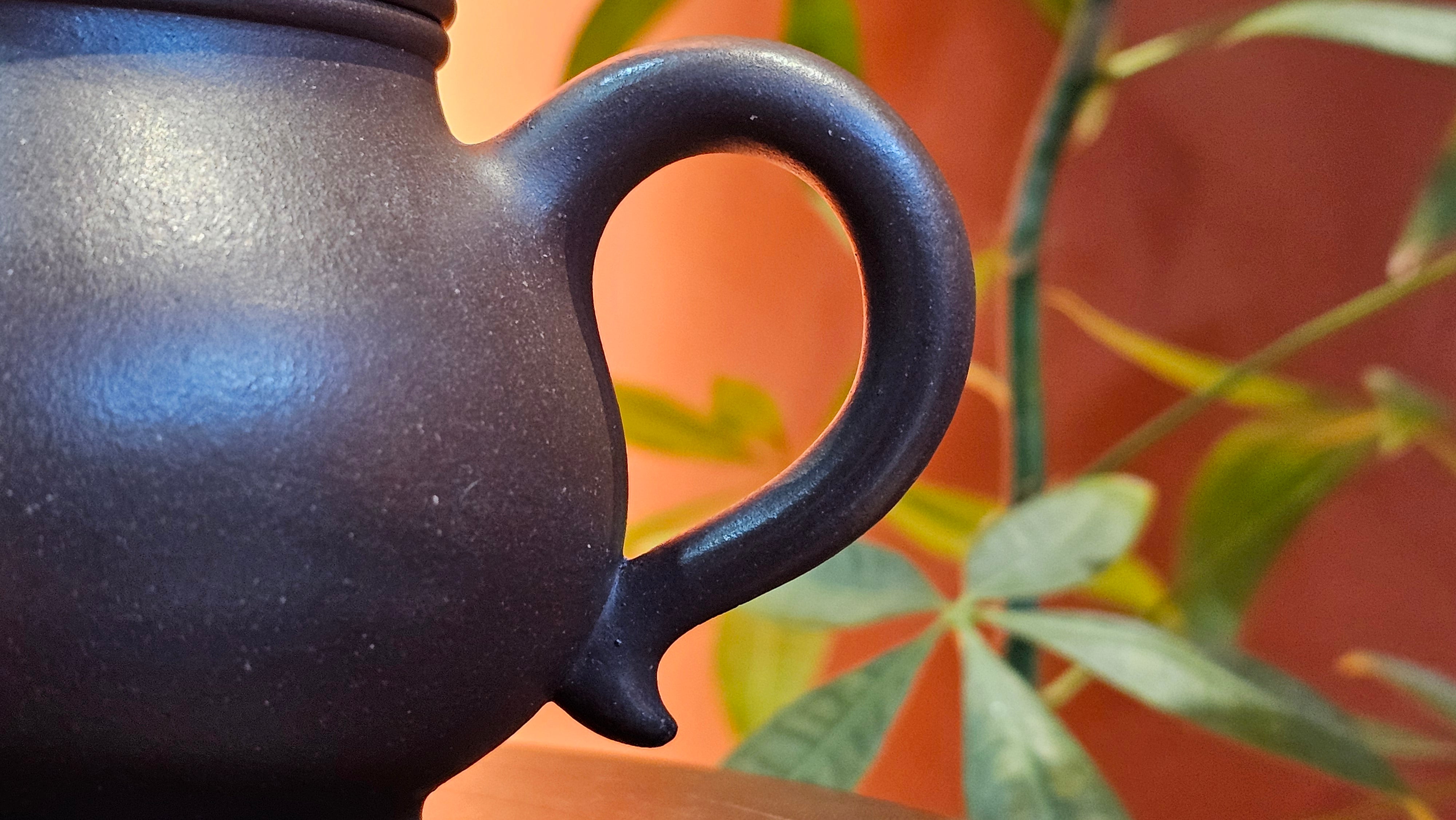 Pan Hu 番壶, 238.8ml, Da Shui Tan Zi Ni 大水潭紫泥, by our Collaborative Craftsman Chen Fa Chu 陈法初。