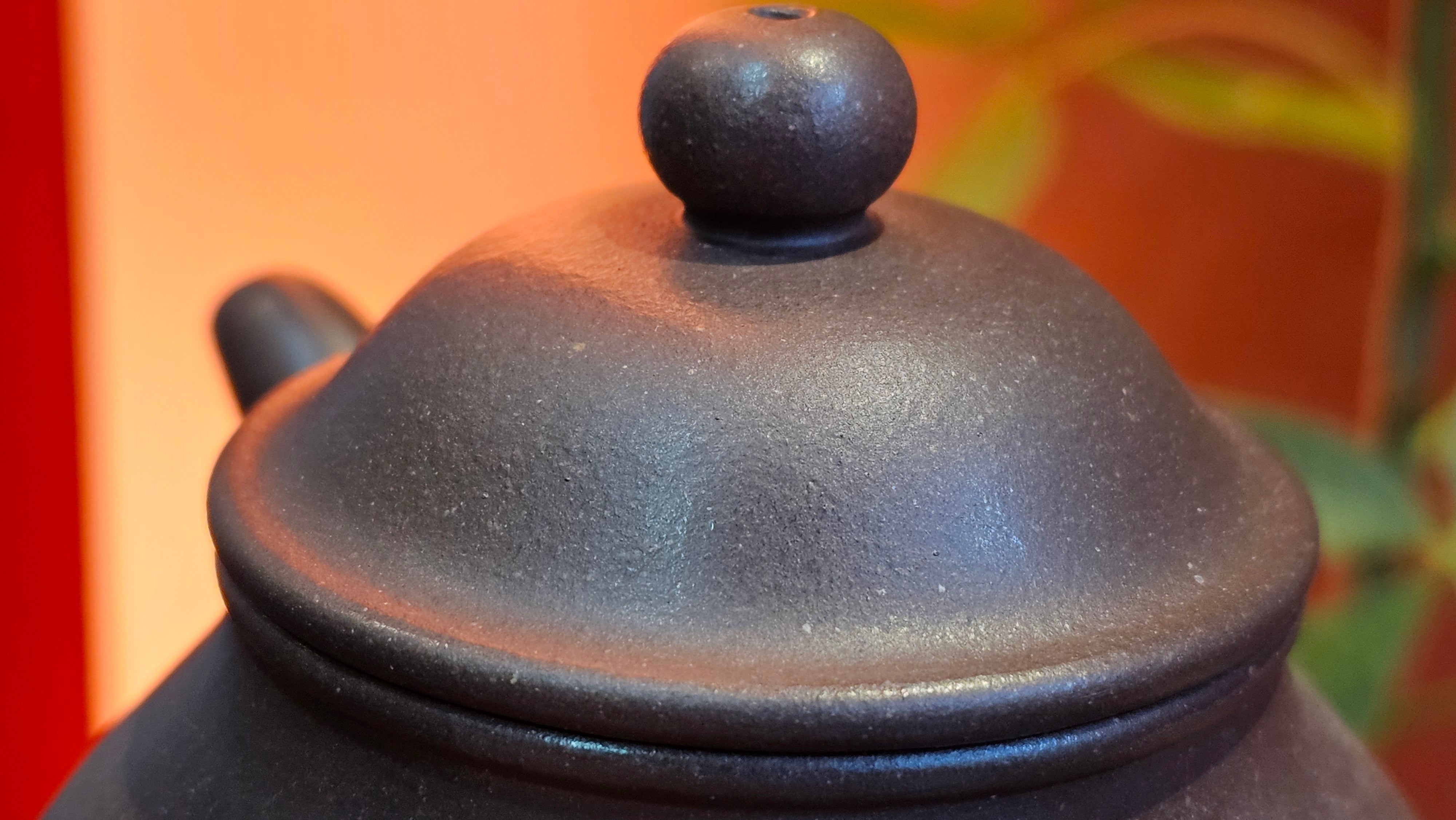 Pan Hu 番壶, 238.8ml, Da Shui Tan Zi Ni 大水潭紫泥, by our Collaborative Craftsman Chen Fa Chu 陈法初。