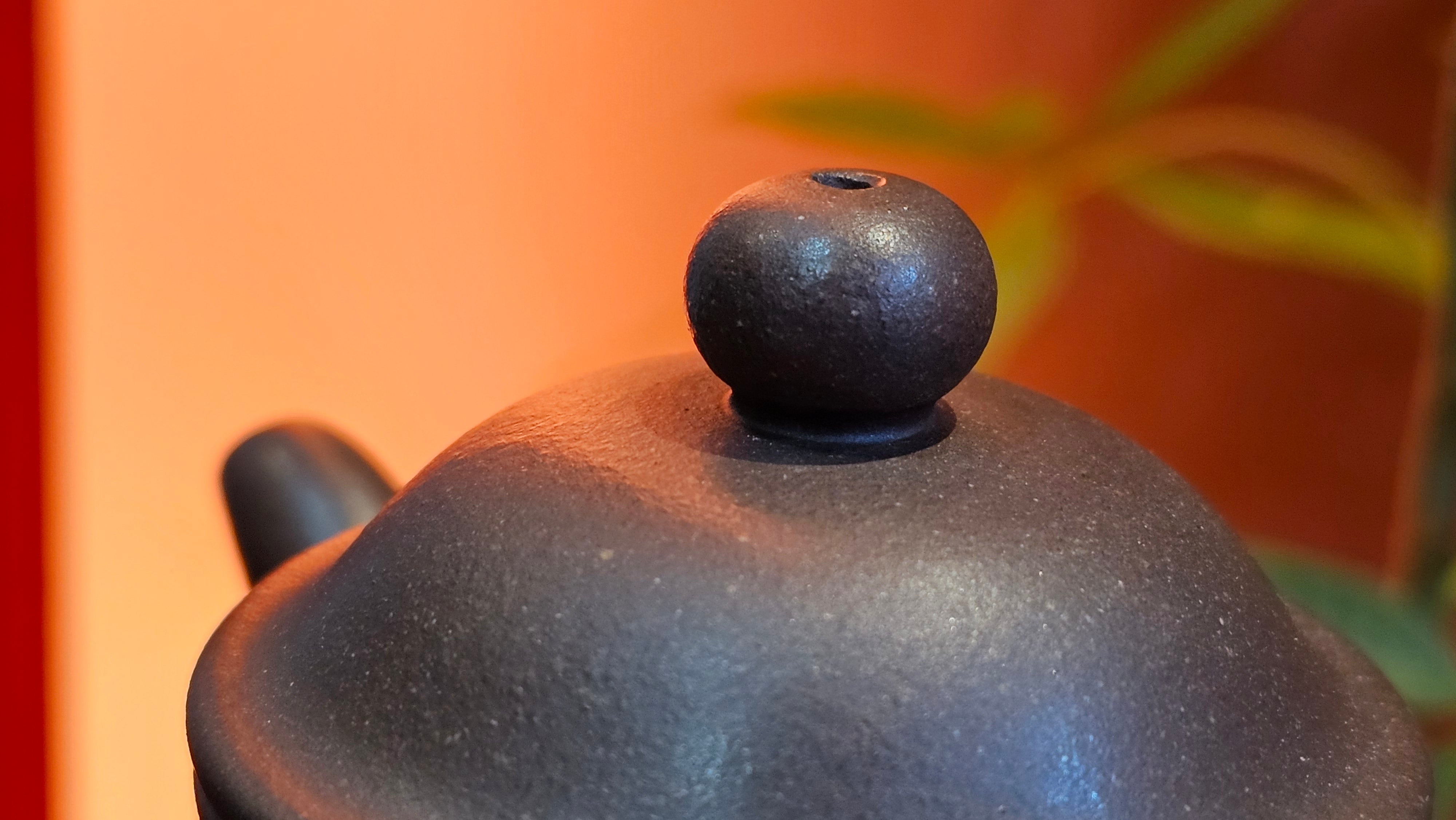 Pan Hu 番壶, 238.8ml, Da Shui Tan Zi Ni 大水潭紫泥, by our Collaborative Craftsman Chen Fa Chu 陈法初。