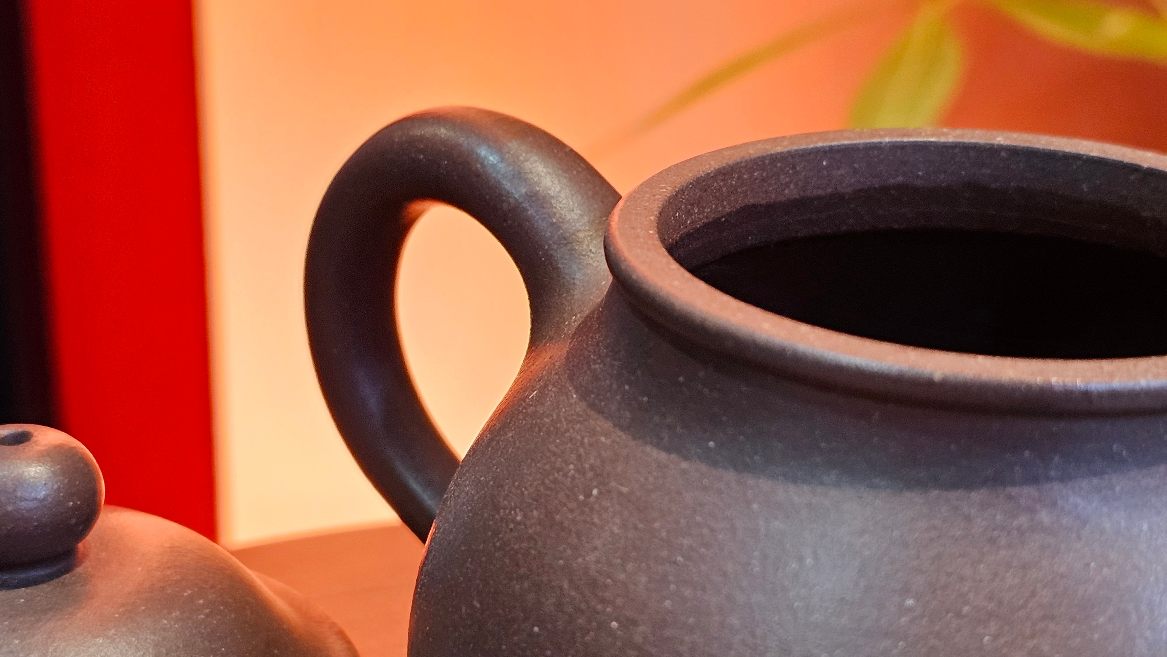 Pan Hu 番壶, 238.8ml, Da Shui Tan Zi Ni 大水潭紫泥, by our Collaborative Craftsman Chen Fa Chu 陈法初。