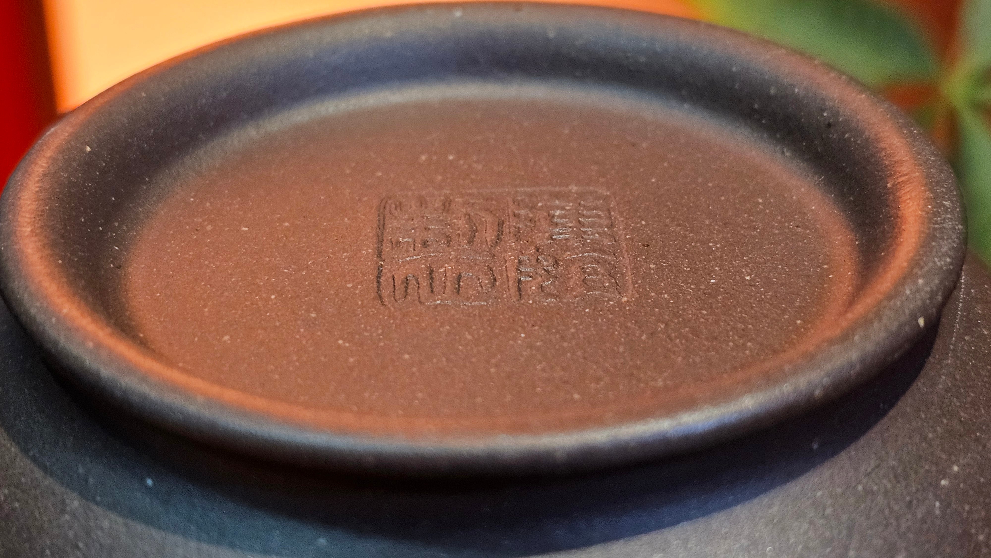 Pan Hu 番壶, 238.8ml, Da Shui Tan Zi Ni 大水潭紫泥, by our Collaborative Craftsman Chen Fa Chu 陈法初。