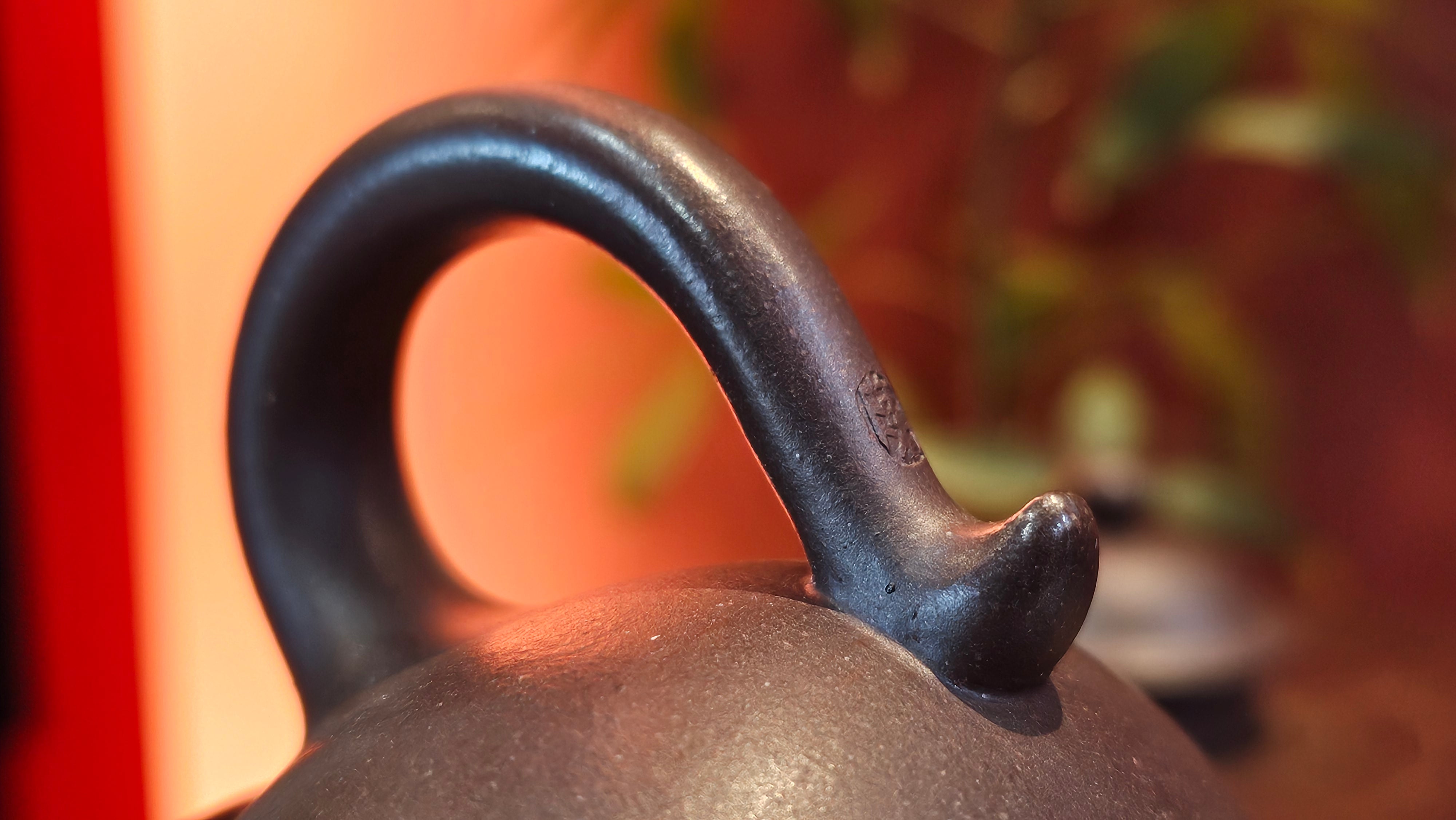 Pan Hu 番壶, 238.8ml, Da Shui Tan Zi Ni 大水潭紫泥, by our Collaborative Craftsman Chen Fa Chu 陈法初。