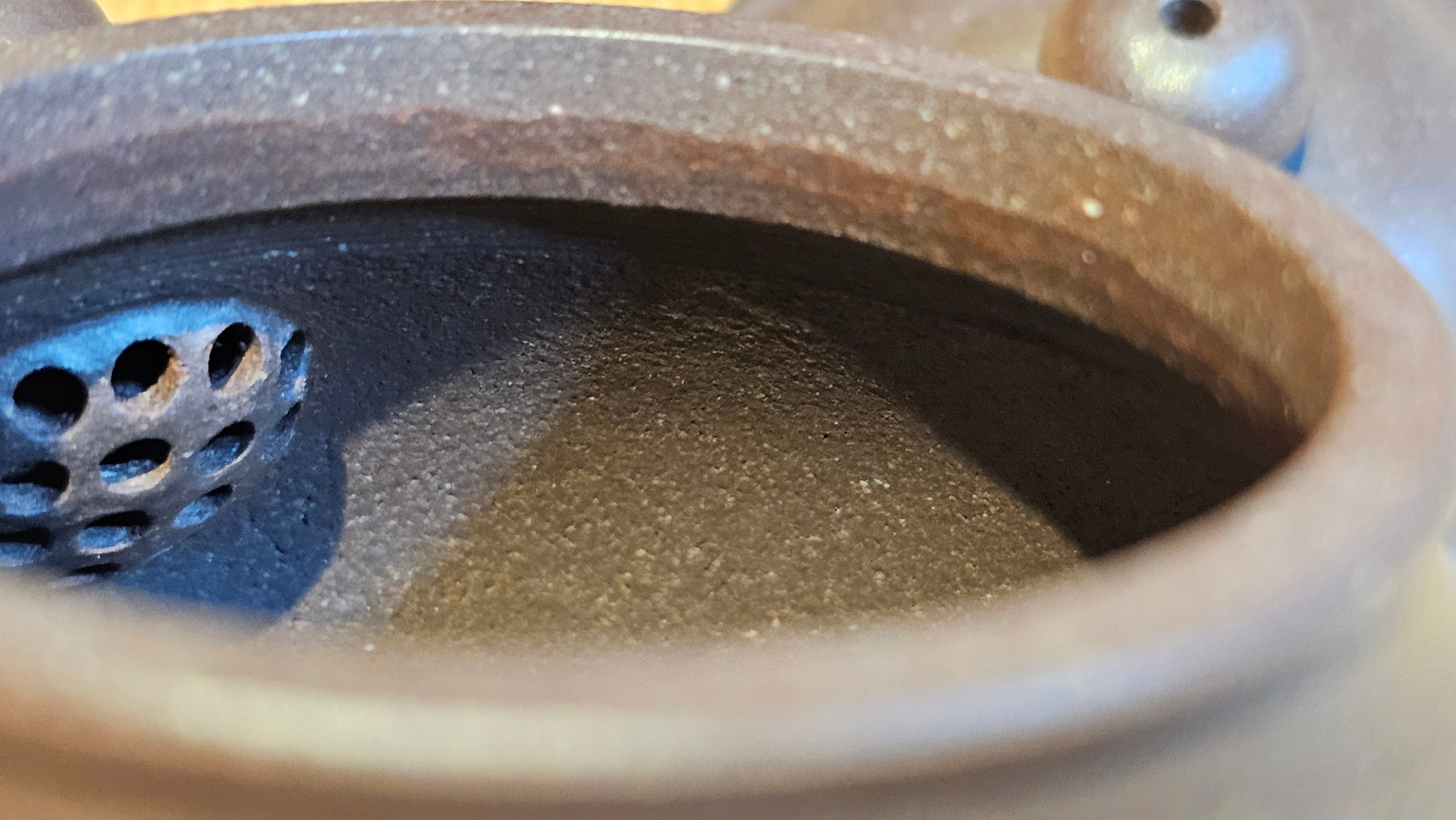 Pan Hu 番壶, 238.8ml, Da Shui Tan Zi Ni 大水潭紫泥, by our Collaborative Craftsman Chen Fa Chu 陈法初。