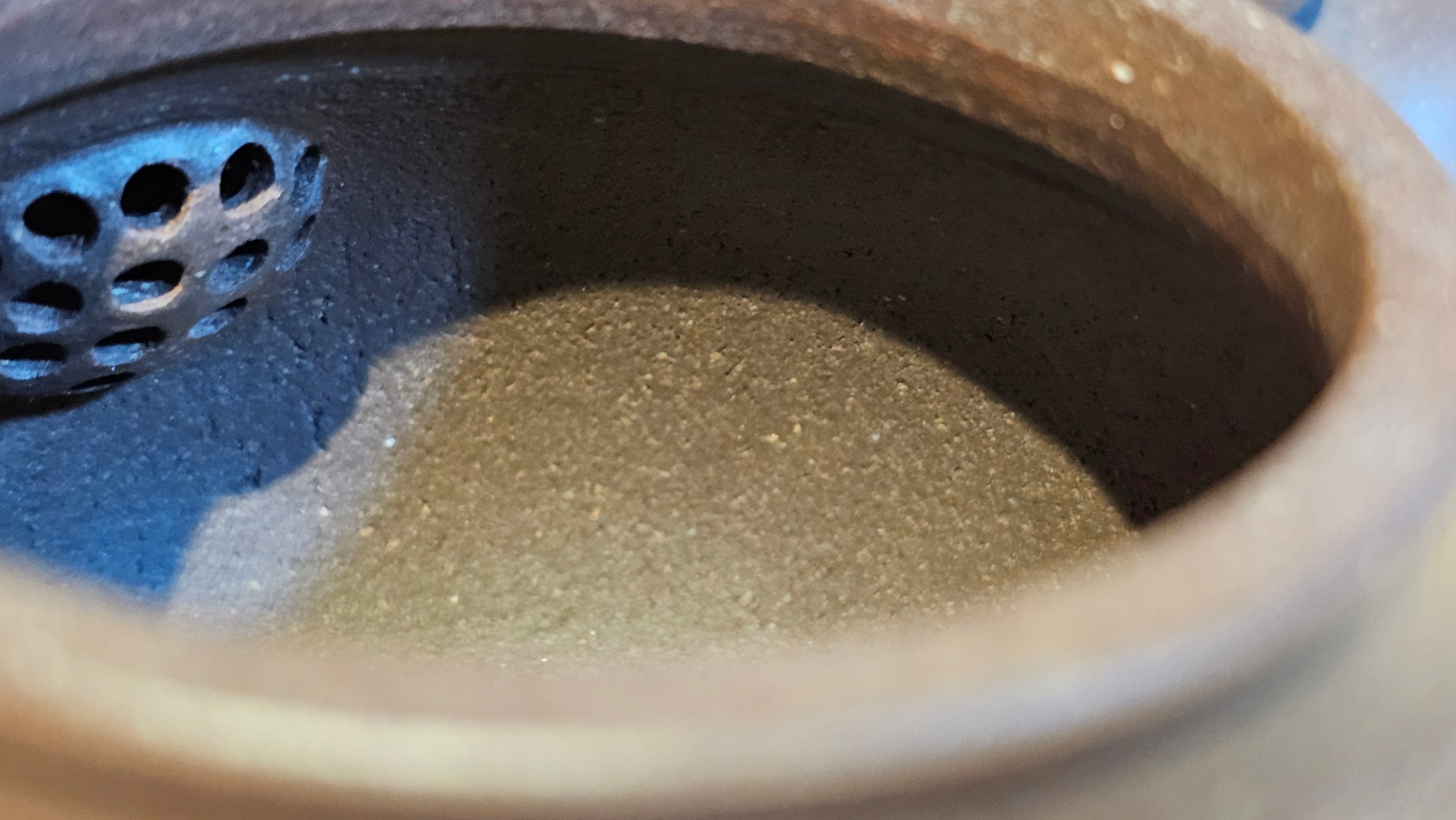 Pan Hu 番壶, 238.8ml, Da Shui Tan Zi Ni 大水潭紫泥, by our Collaborative Craftsman Chen Fa Chu 陈法初。