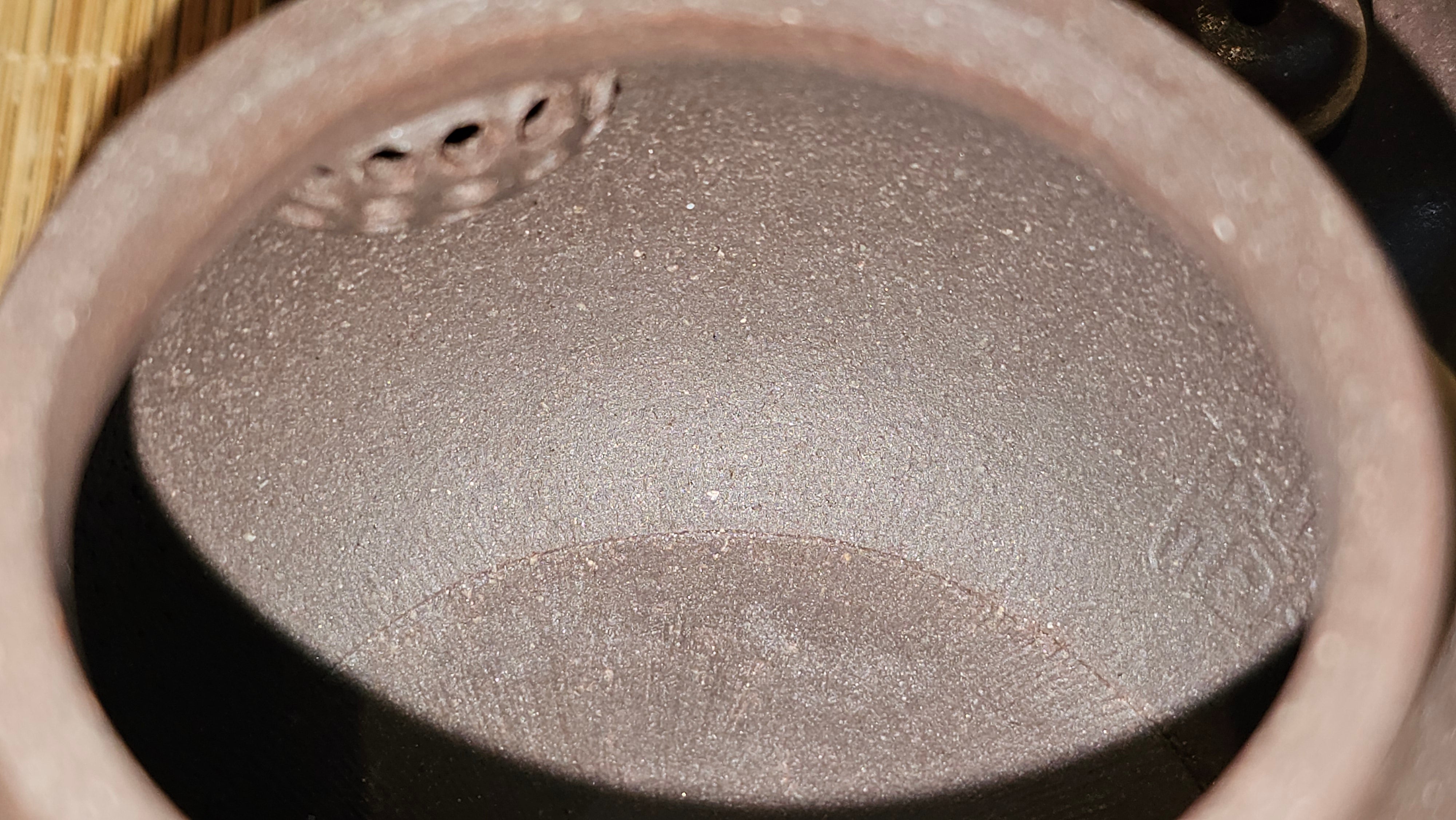 Pan Hu 番壶, 238.8ml, Da Shui Tan Zi Ni 大水潭紫泥, by our Collaborative Craftsman Chen Fa Chu 陈法初。