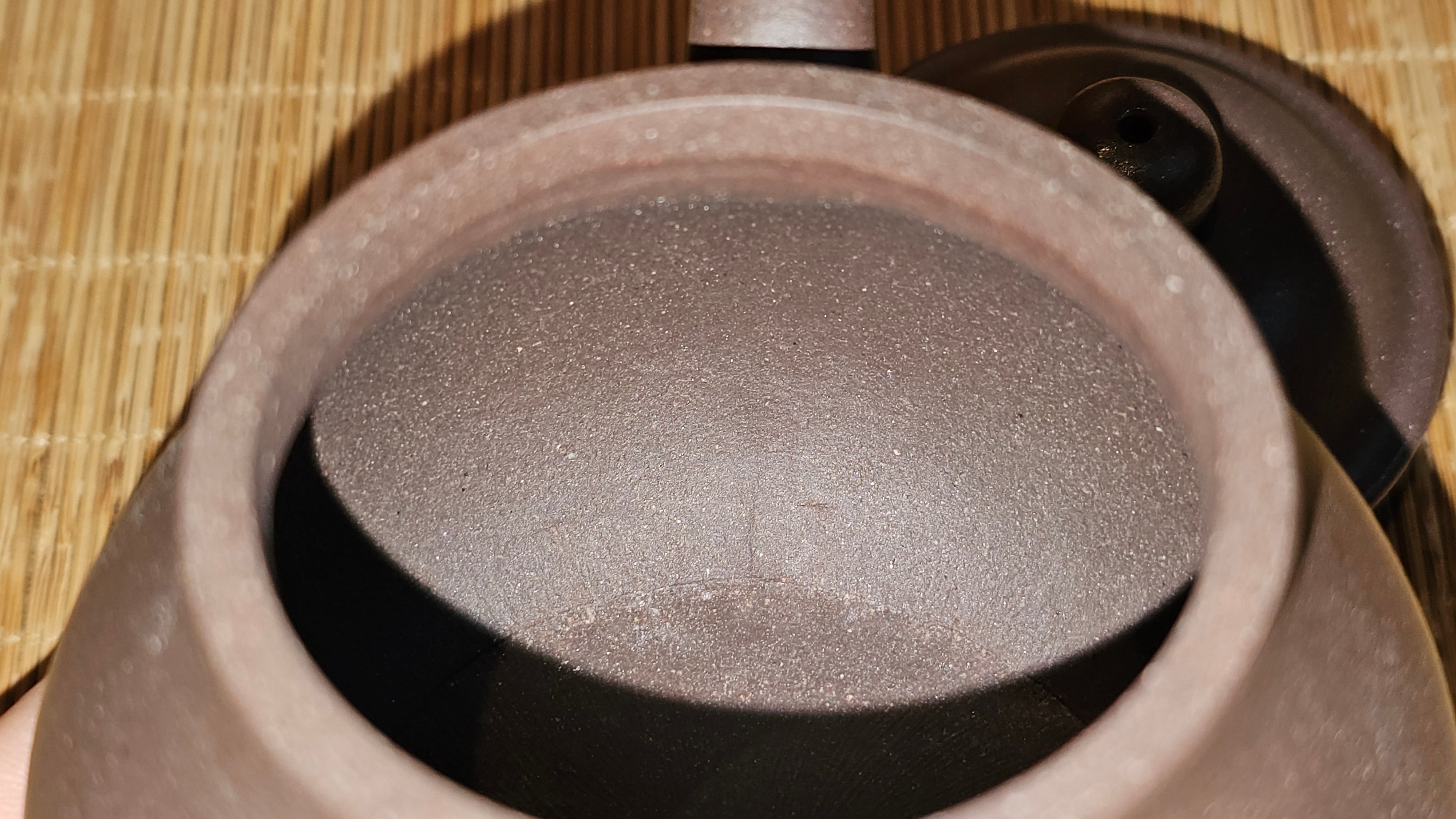 Pan Hu 番壶, 238.8ml, Da Shui Tan Zi Ni 大水潭紫泥, by our Collaborative Craftsman Chen Fa Chu 陈法初。