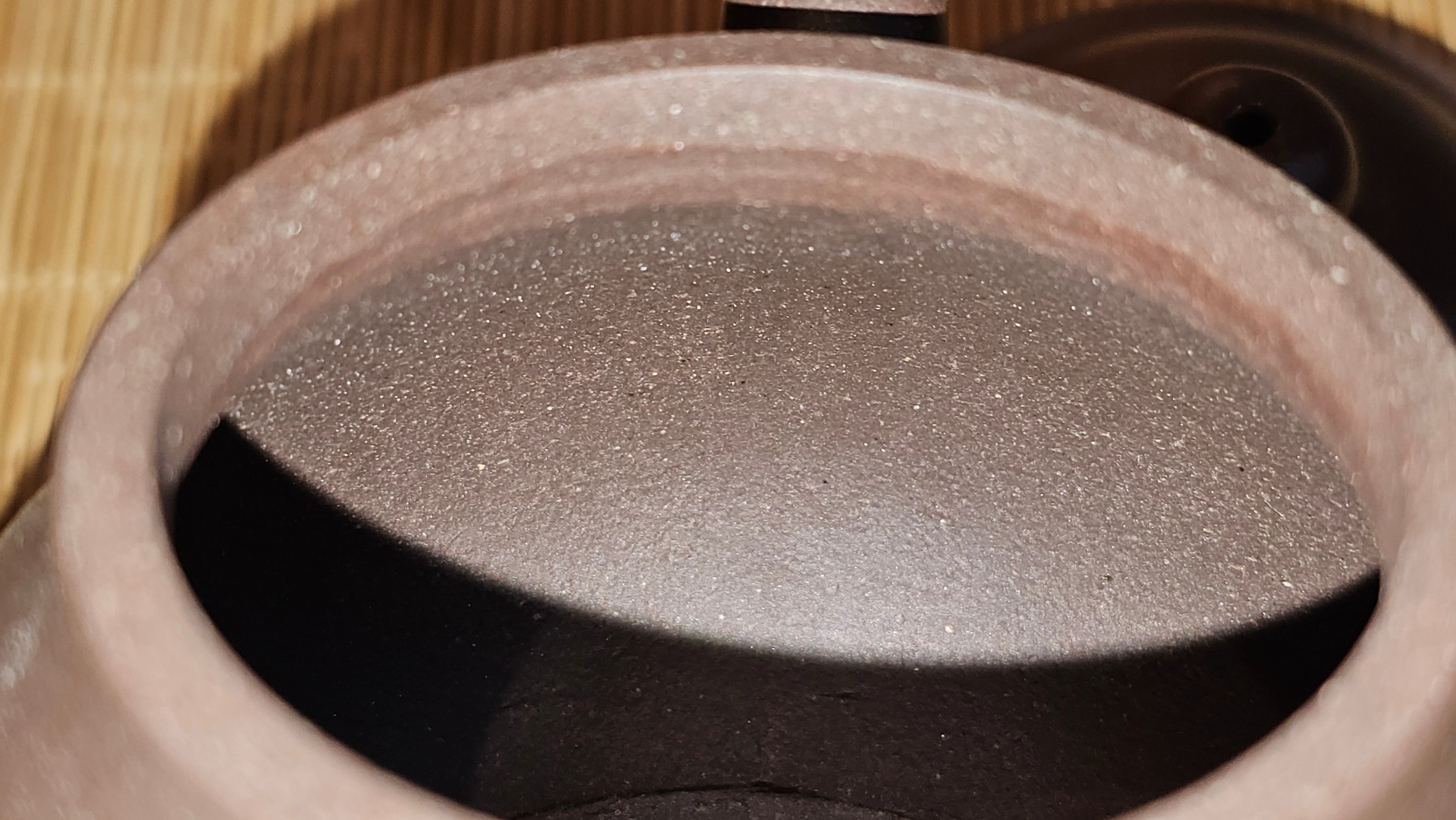 Pan Hu 番壶, 238.8ml, Da Shui Tan Zi Ni 大水潭紫泥, by our Collaborative Craftsman Chen Fa Chu 陈法初。