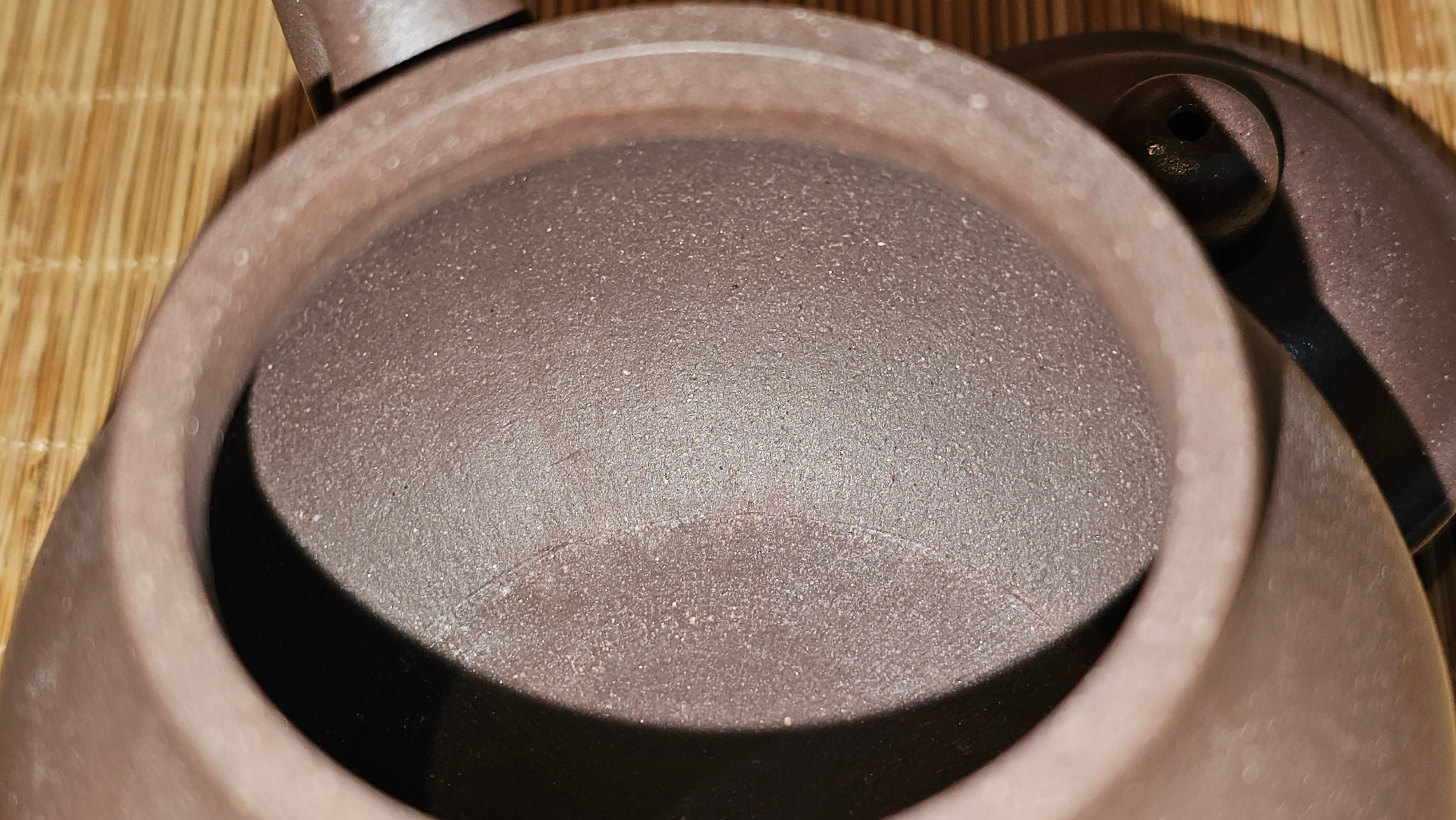 Pan Hu 番壶, 238.8ml, Da Shui Tan Zi Ni 大水潭紫泥, by our Collaborative Craftsman Chen Fa Chu 陈法初。