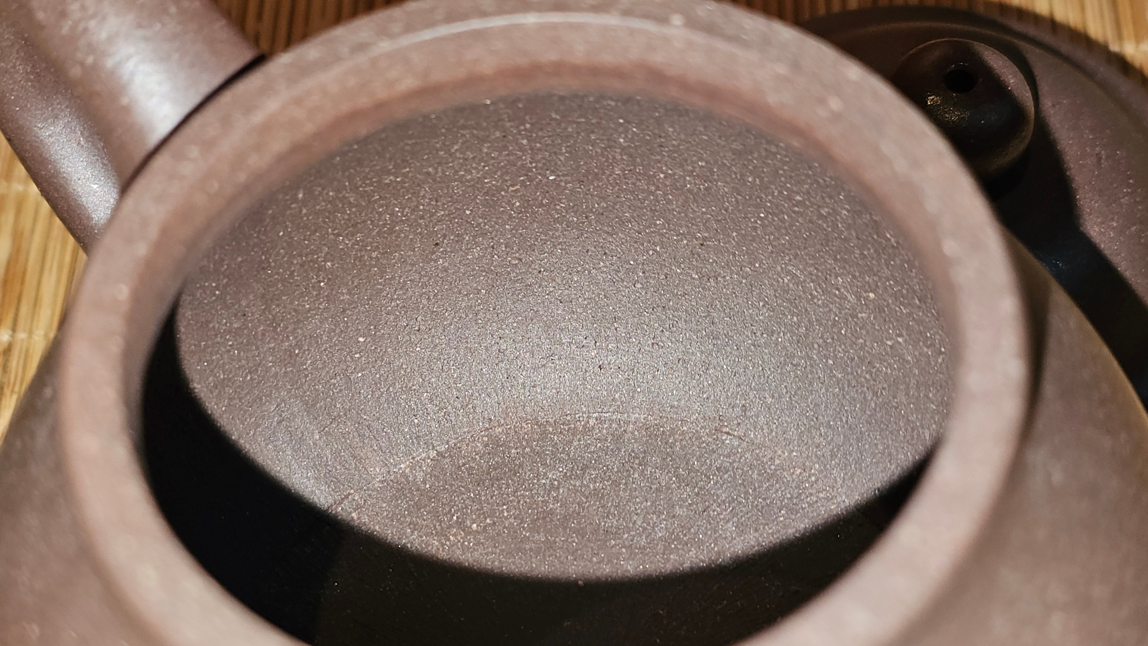 Pan Hu 番壶, 238.8ml, Da Shui Tan Zi Ni 大水潭紫泥, by our Collaborative Craftsman Chen Fa Chu 陈法初。