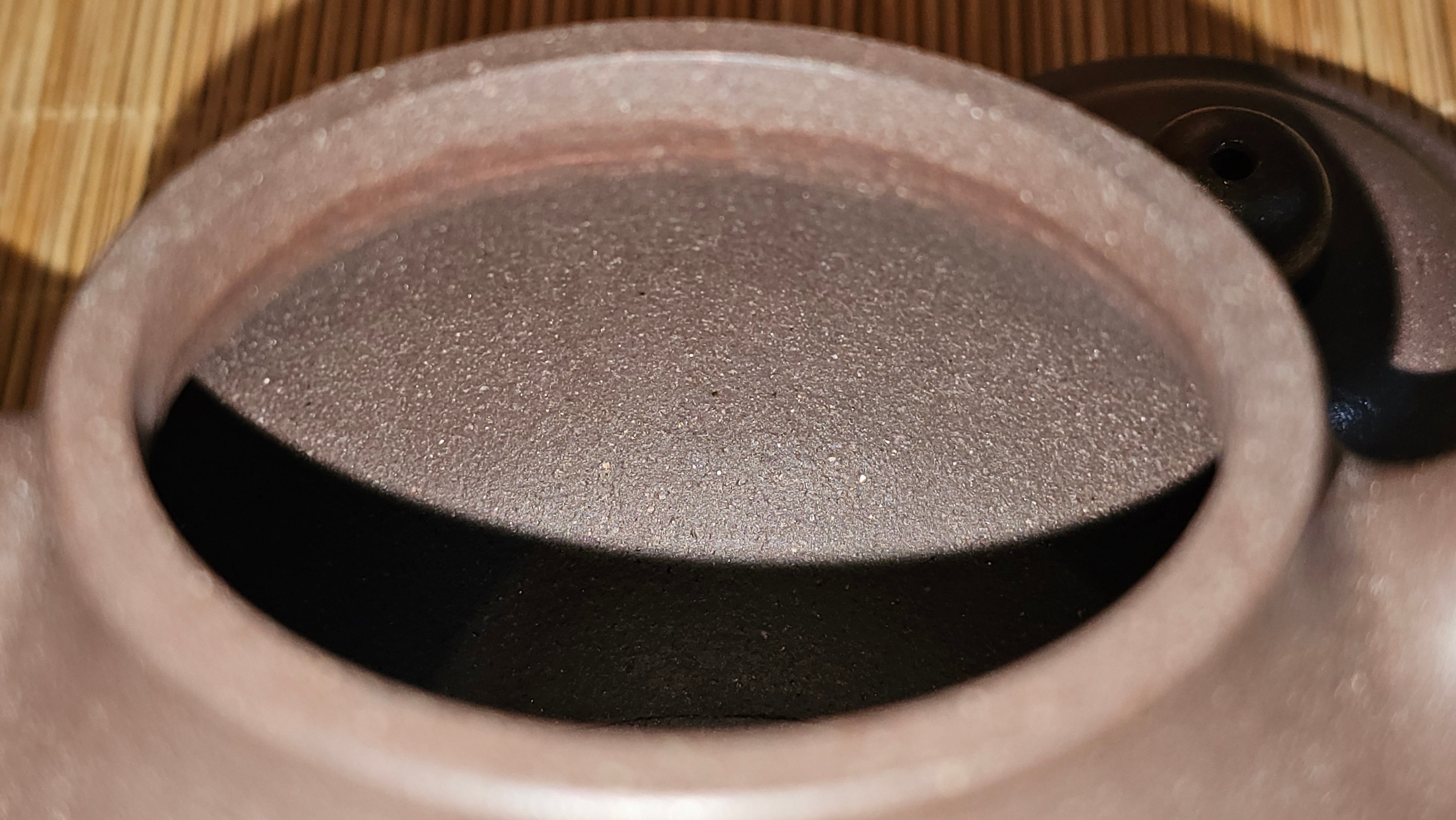 Pan Hu 番壶, 238.8ml, Da Shui Tan Zi Ni 大水潭紫泥, by our Collaborative Craftsman Chen Fa Chu 陈法初。