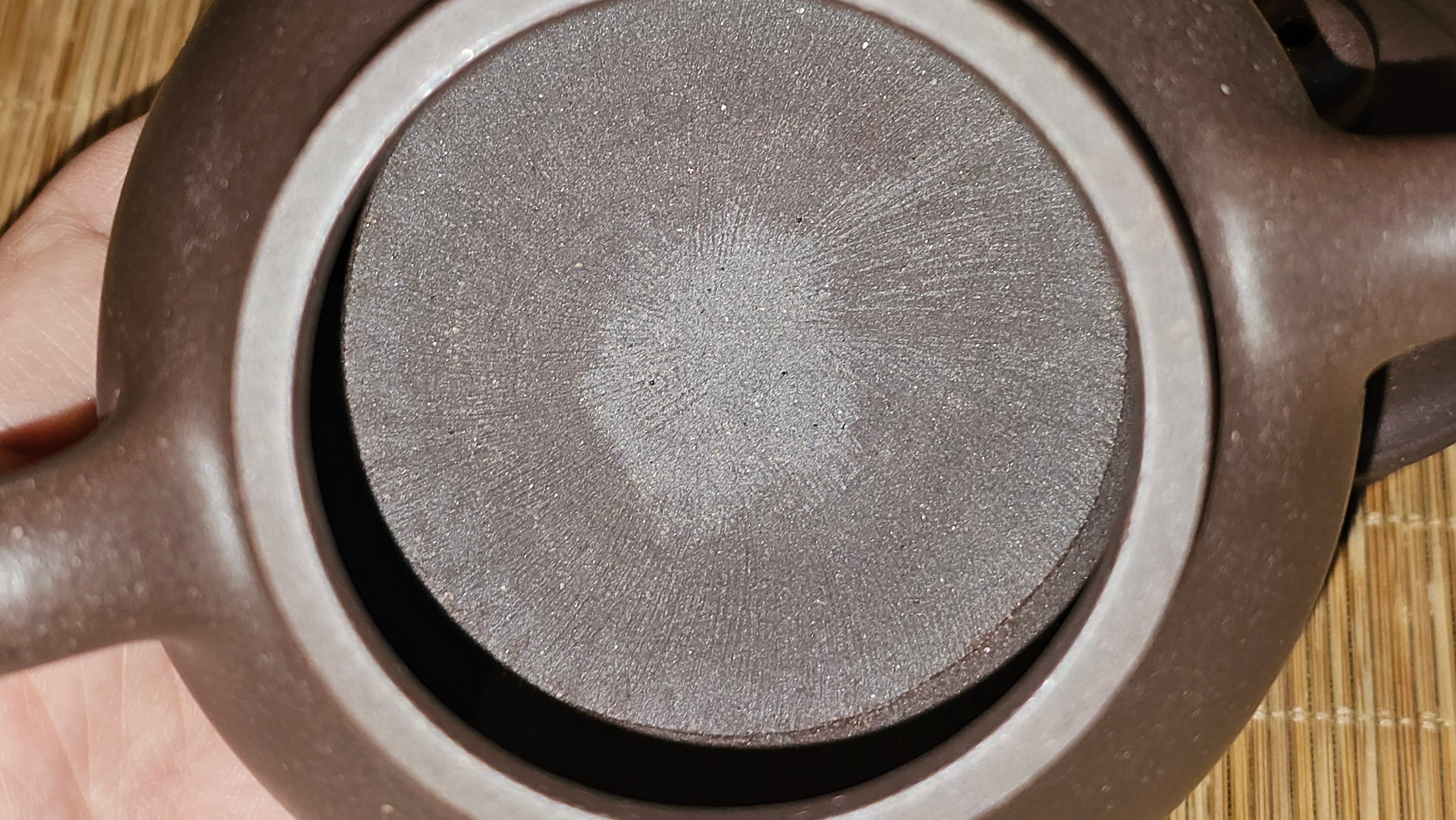 Pan Hu 番壶, 238.8ml, Da Shui Tan Zi Ni 大水潭紫泥, by our Collaborative Craftsman Chen Fa Chu 陈法初。