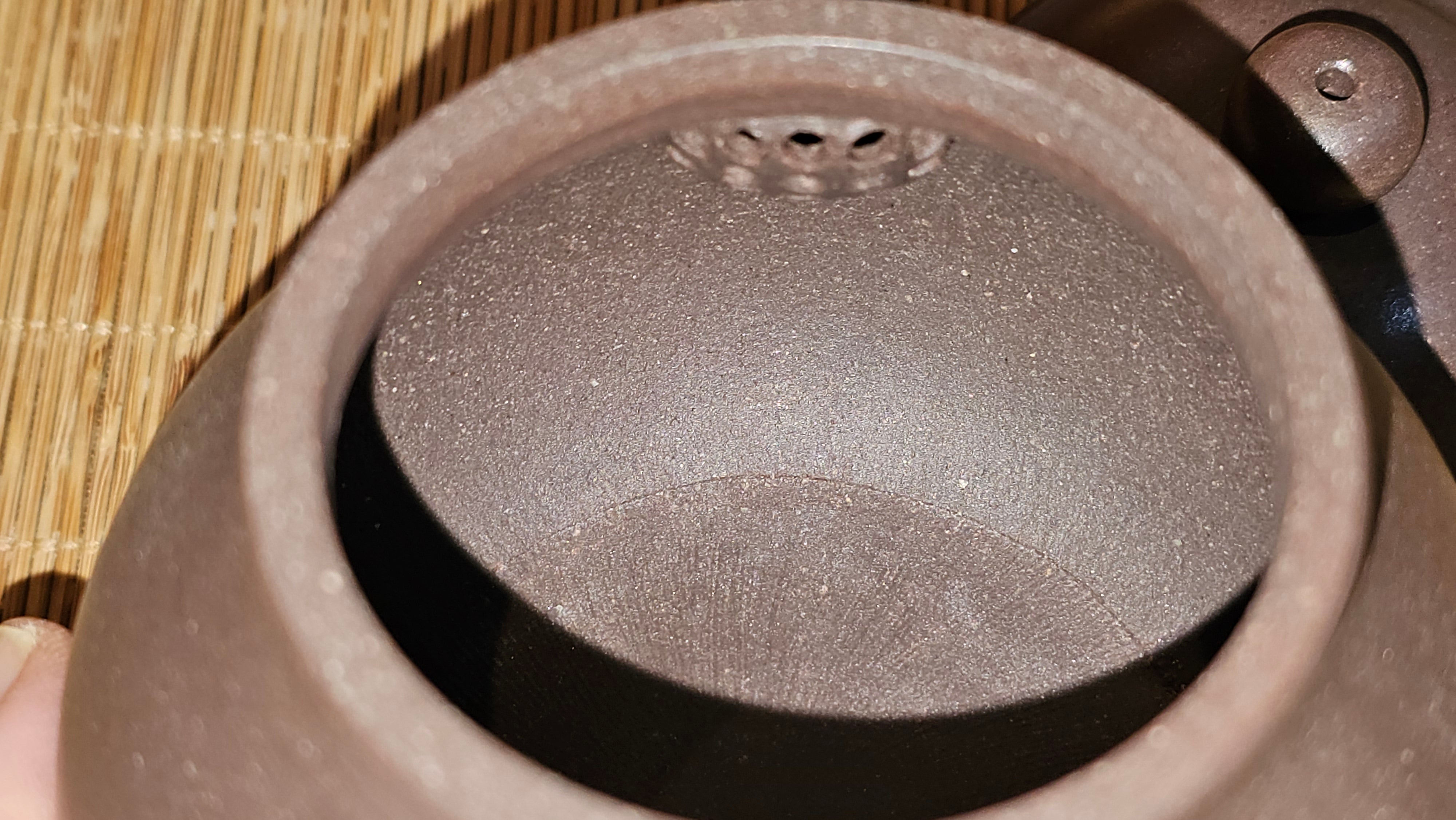 Pan Hu 番壶, 238.8ml, Da Shui Tan Zi Ni 大水潭紫泥, by our Collaborative Craftsman Chen Fa Chu 陈法初。