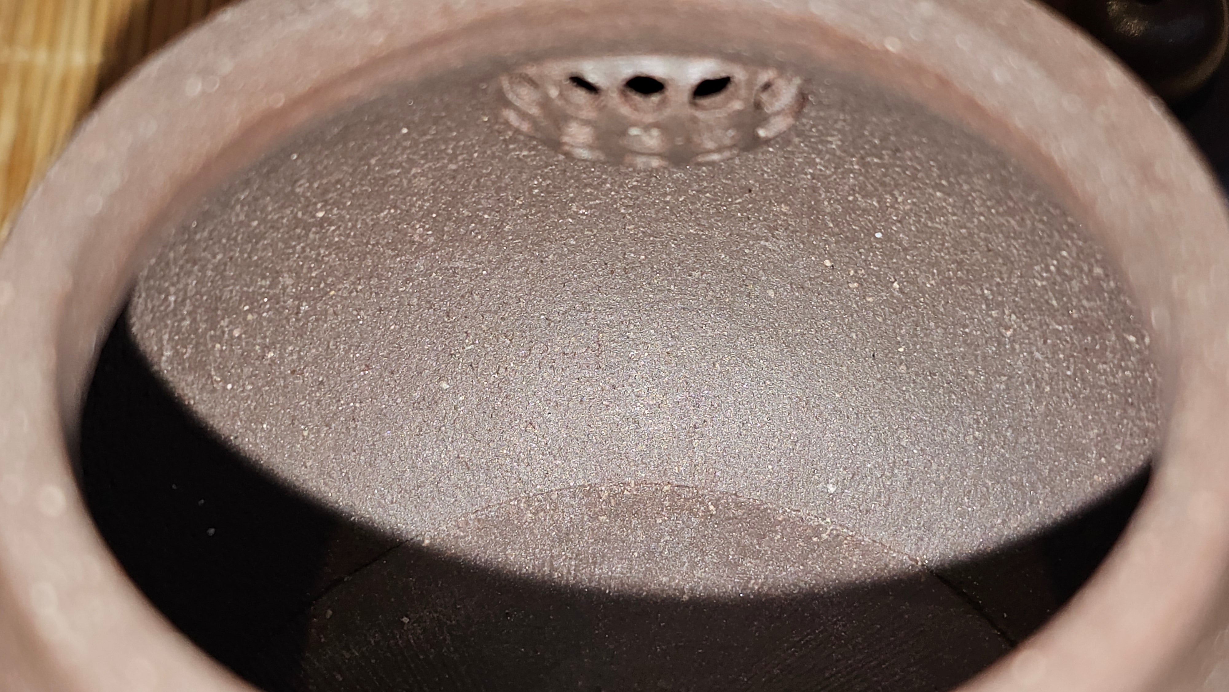 Pan Hu 番壶, 238.8ml, Da Shui Tan Zi Ni 大水潭紫泥, by our Collaborative Craftsman Chen Fa Chu 陈法初。