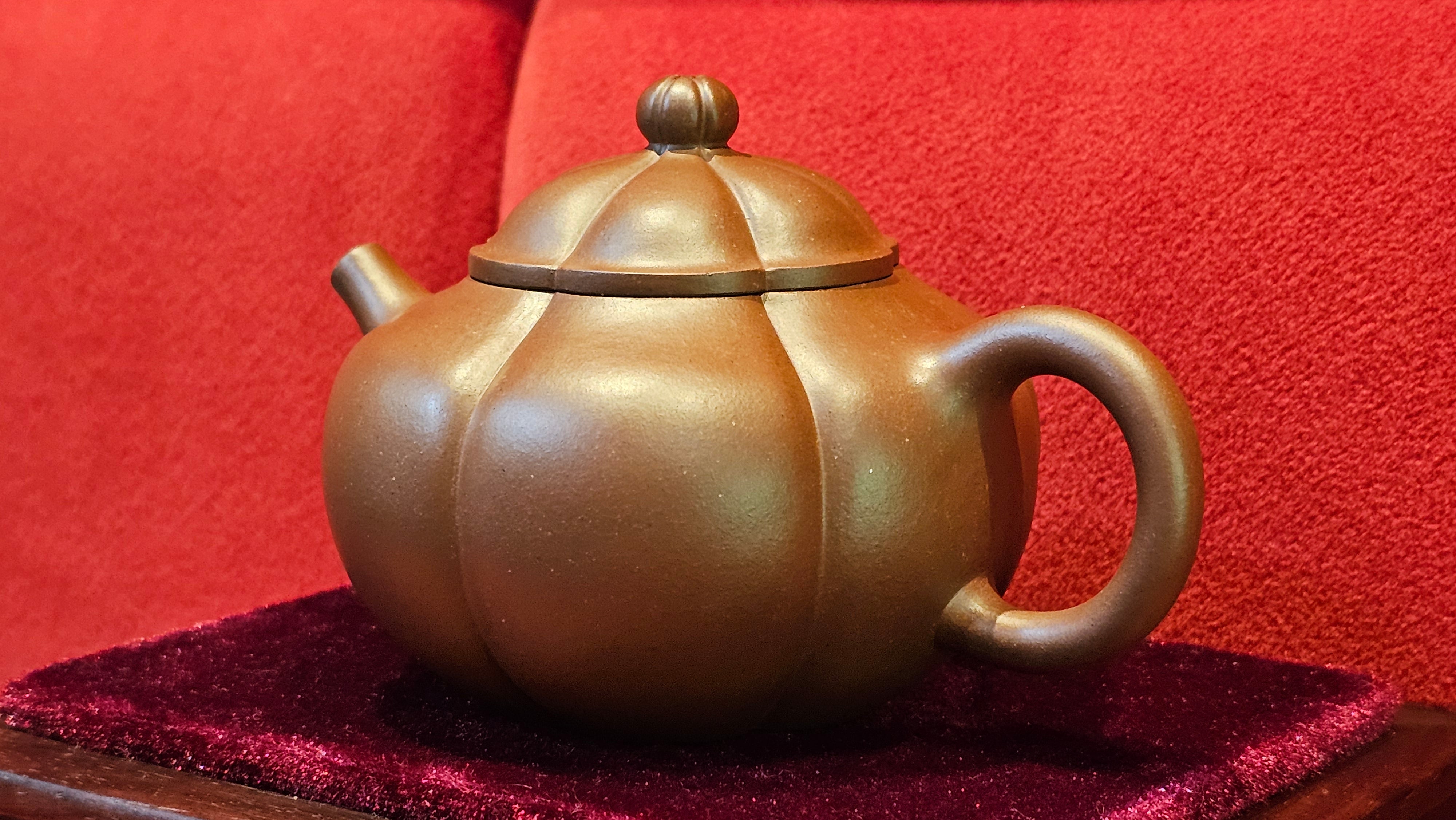 《待春》Dai Chun ~ "Imminence of Spring", 192.6ml, Di Cao Qing Zi Ni 底槽青紫泥 ~ Crafted by L3A Master Consummate Artist Li Yan Ru 李艳如 ~ Congratulations to Prof A.G., 26th March 0703hrs, Long Beach, CA.