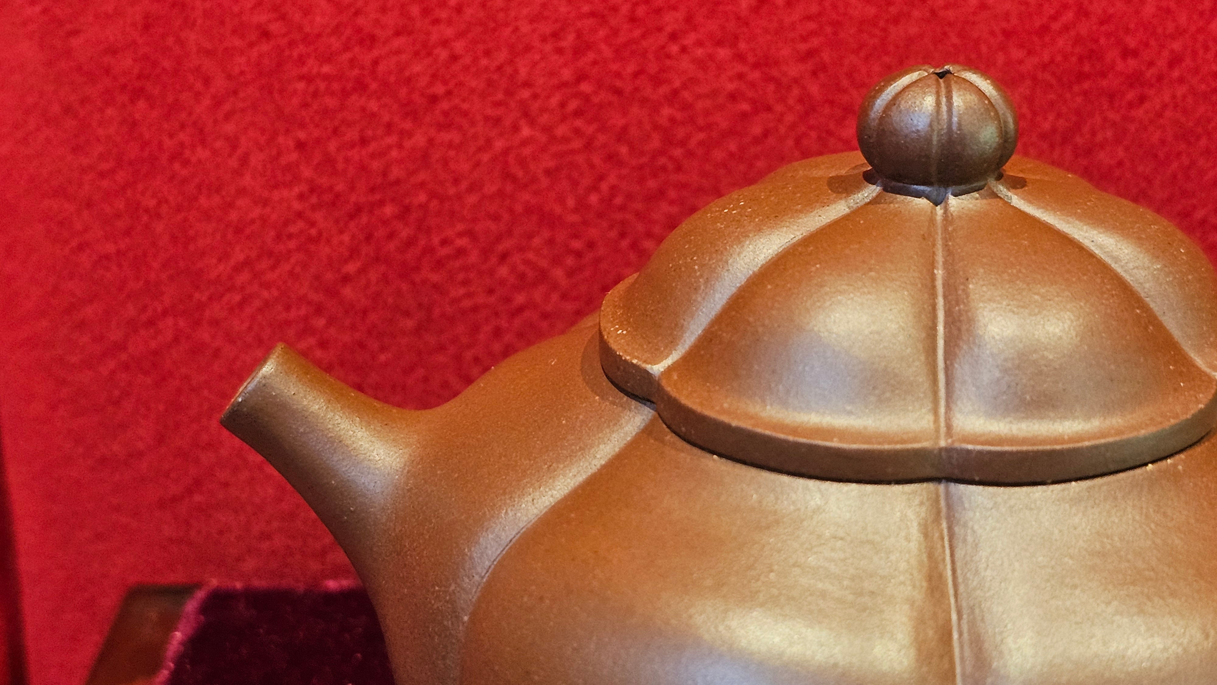 《待春》Dai Chun ~ "Imminence of Spring", 192.6ml, Di Cao Qing Zi Ni 底槽青紫泥 ~ Crafted by L3A Master Consummate Artist Li Yan Ru 李艳如 ~ Congratulations to Prof A.G., 26th March 0703hrs, Long Beach, CA.