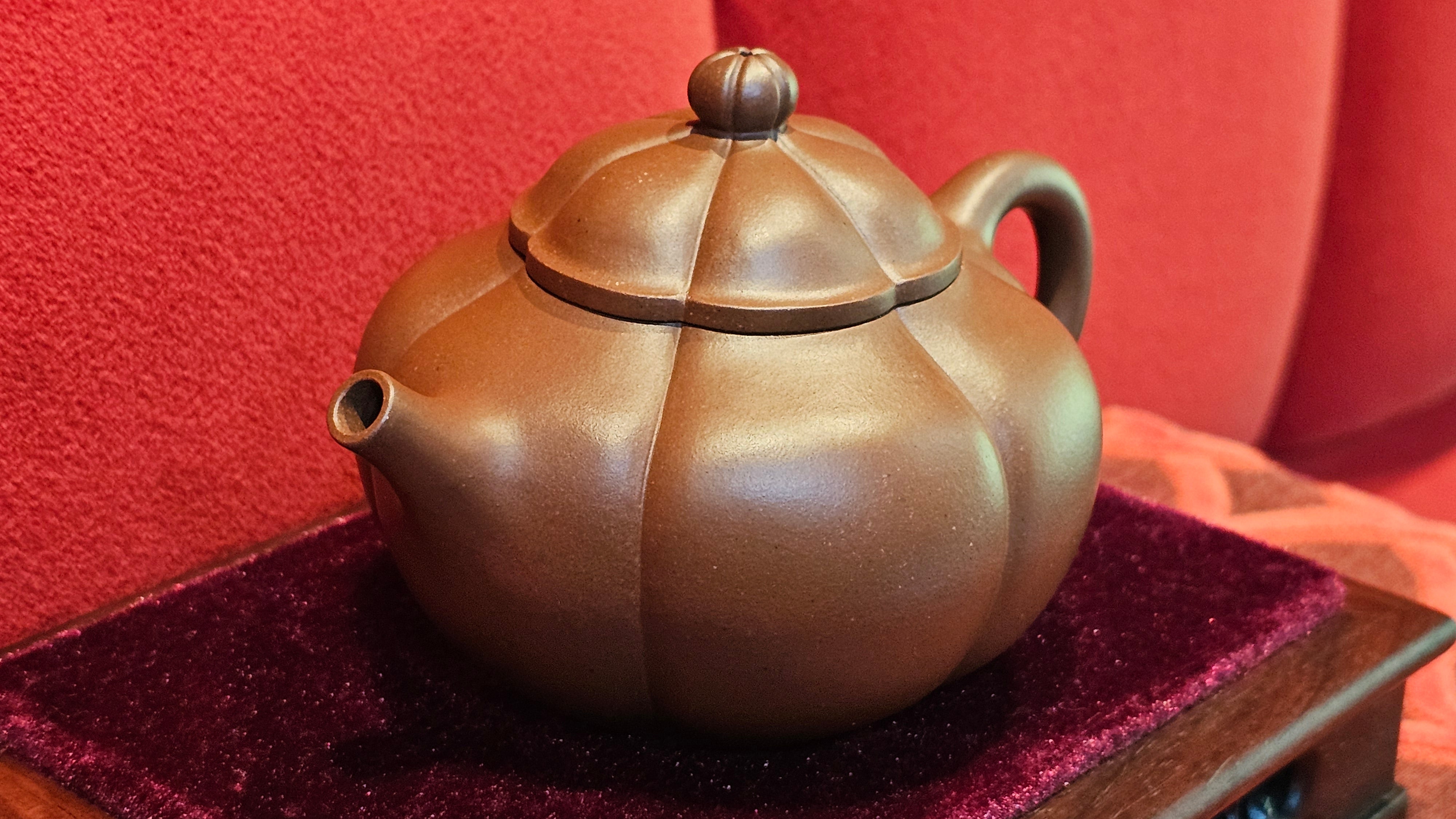 《待春》Dai Chun ~ "Imminence of Spring", 192.6ml, Di Cao Qing Zi Ni 底槽青紫泥 ~ Crafted by L3A Master Consummate Artist Li Yan Ru 李艳如 ~ Congratulations to Prof A.G., 26th March 0703hrs, Long Beach, CA.