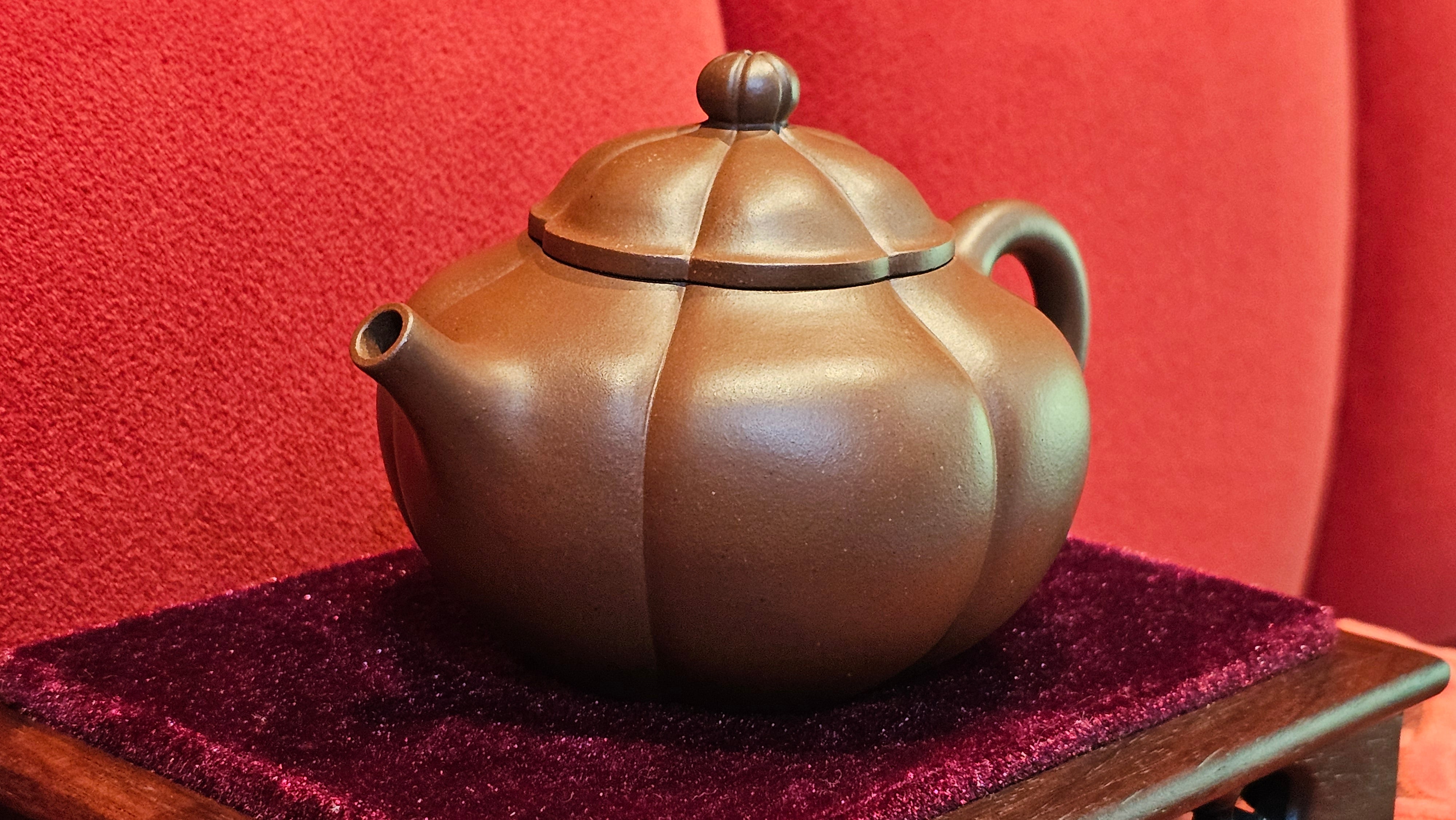 《待春》Dai Chun ~ "Imminence of Spring", 192.6ml, Di Cao Qing Zi Ni 底槽青紫泥 ~ Crafted by L3A Master Consummate Artist Li Yan Ru 李艳如 ~ Congratulations to Prof A.G., 26th March 0703hrs, Long Beach, CA.