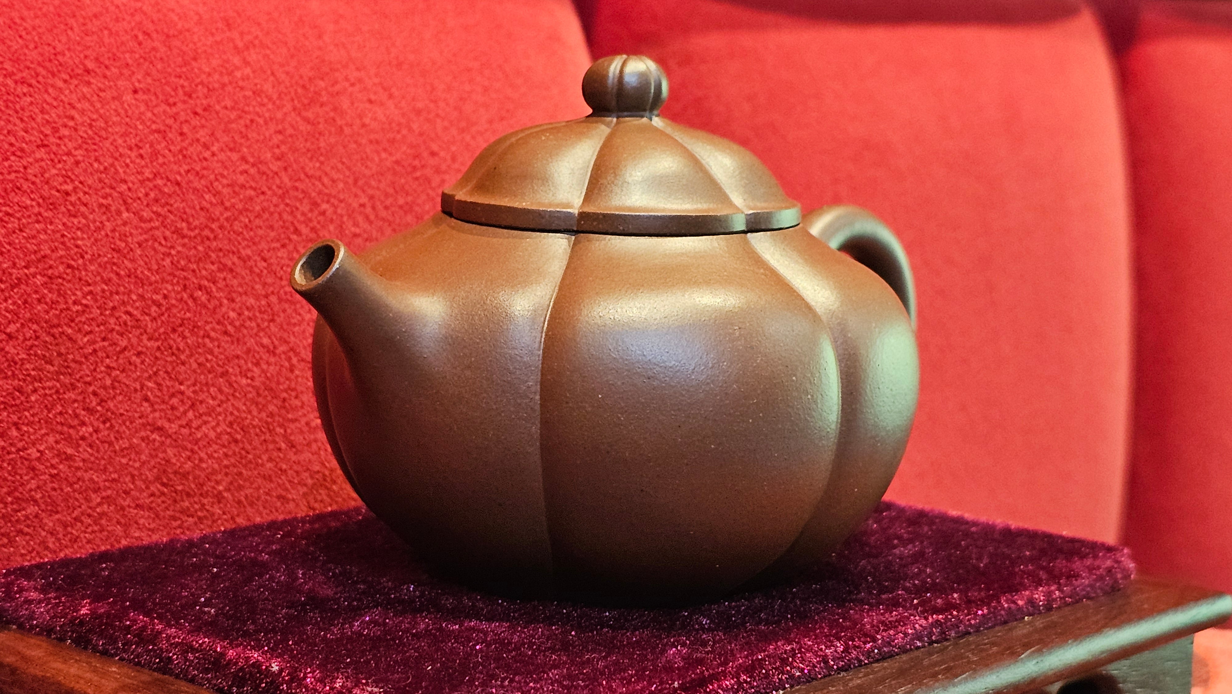 《待春》Dai Chun ~ "Imminence of Spring", 192.6ml, Di Cao Qing Zi Ni 底槽青紫泥 ~ Crafted by L3A Master Consummate Artist Li Yan Ru 李艳如 ~ Congratulations to Prof A.G., 26th March 0703hrs, Long Beach, CA.