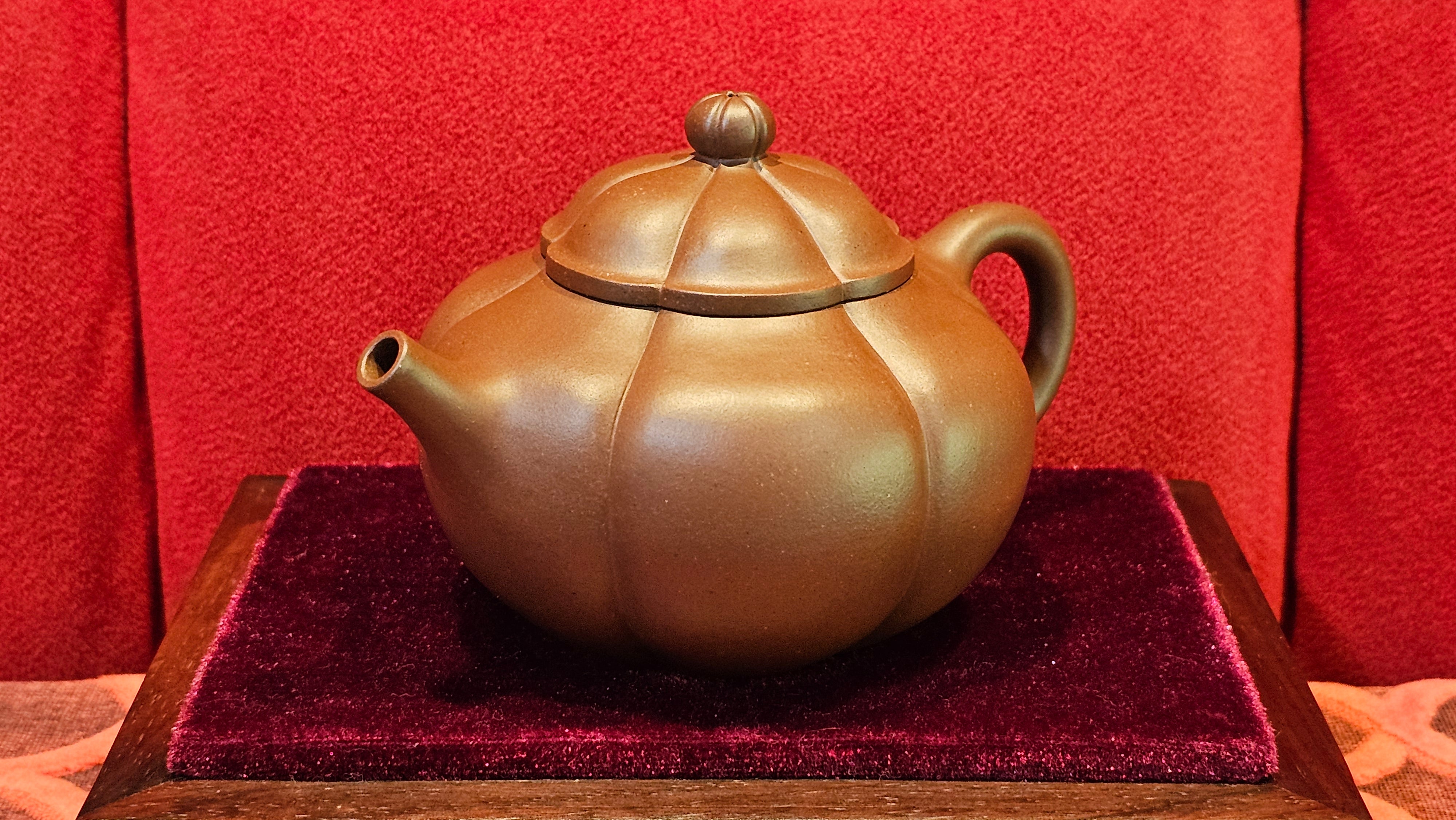 《待春》Dai Chun ~ "Imminence of Spring", 192.6ml, Di Cao Qing Zi Ni 底槽青紫泥 ~ Crafted by L3A Master Consummate Artist Li Yan Ru 李艳如 ~ Congratulations to Prof A.G., 26th March 0703hrs, Long Beach, CA.