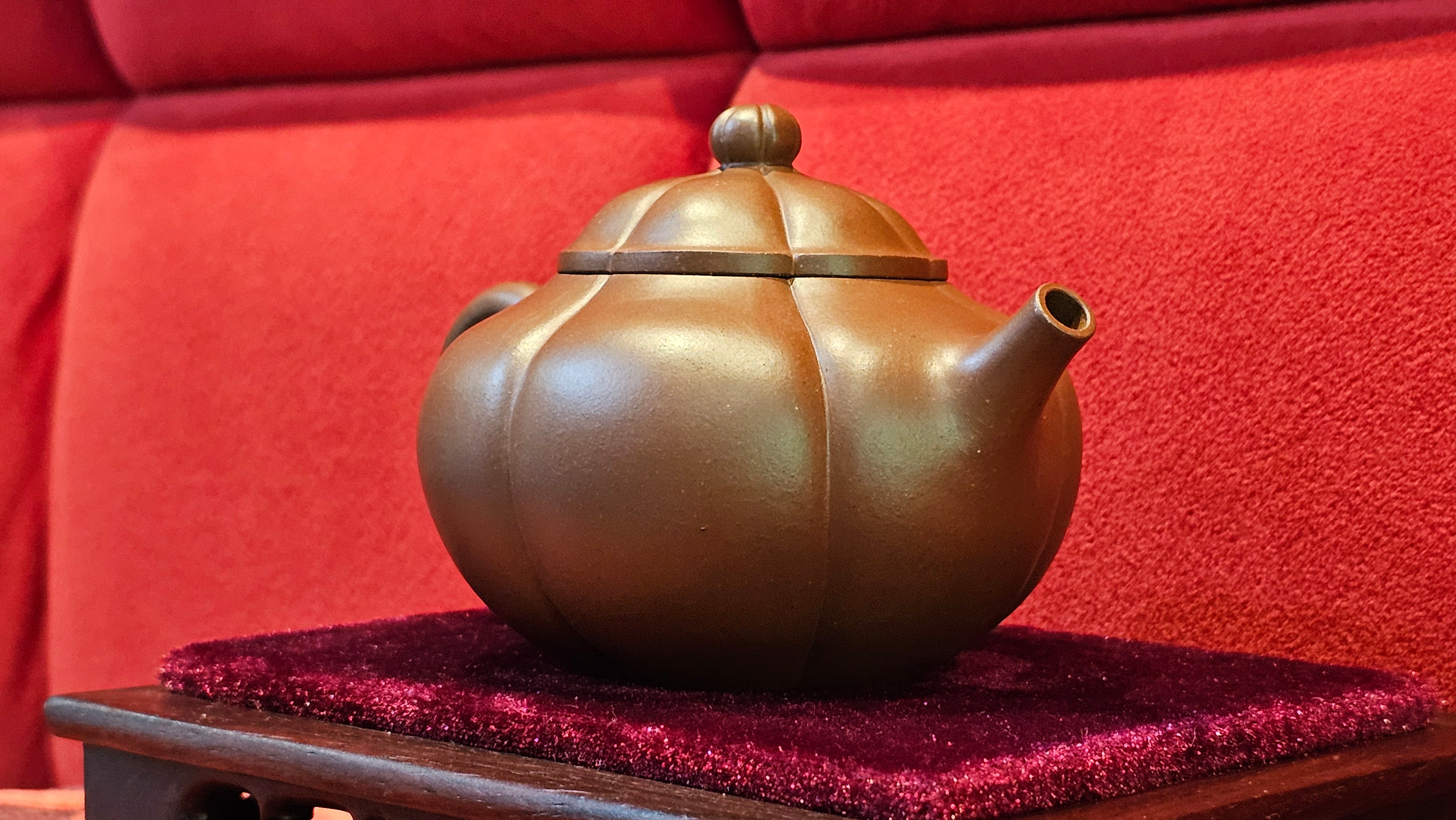 《待春》Dai Chun ~ "Imminence of Spring", 192.6ml, Di Cao Qing Zi Ni 底槽青紫泥 ~ Crafted by L3A Master Consummate Artist Li Yan Ru 李艳如 ~ Congratulations to Prof A.G., 26th March 0703hrs, Long Beach, CA.