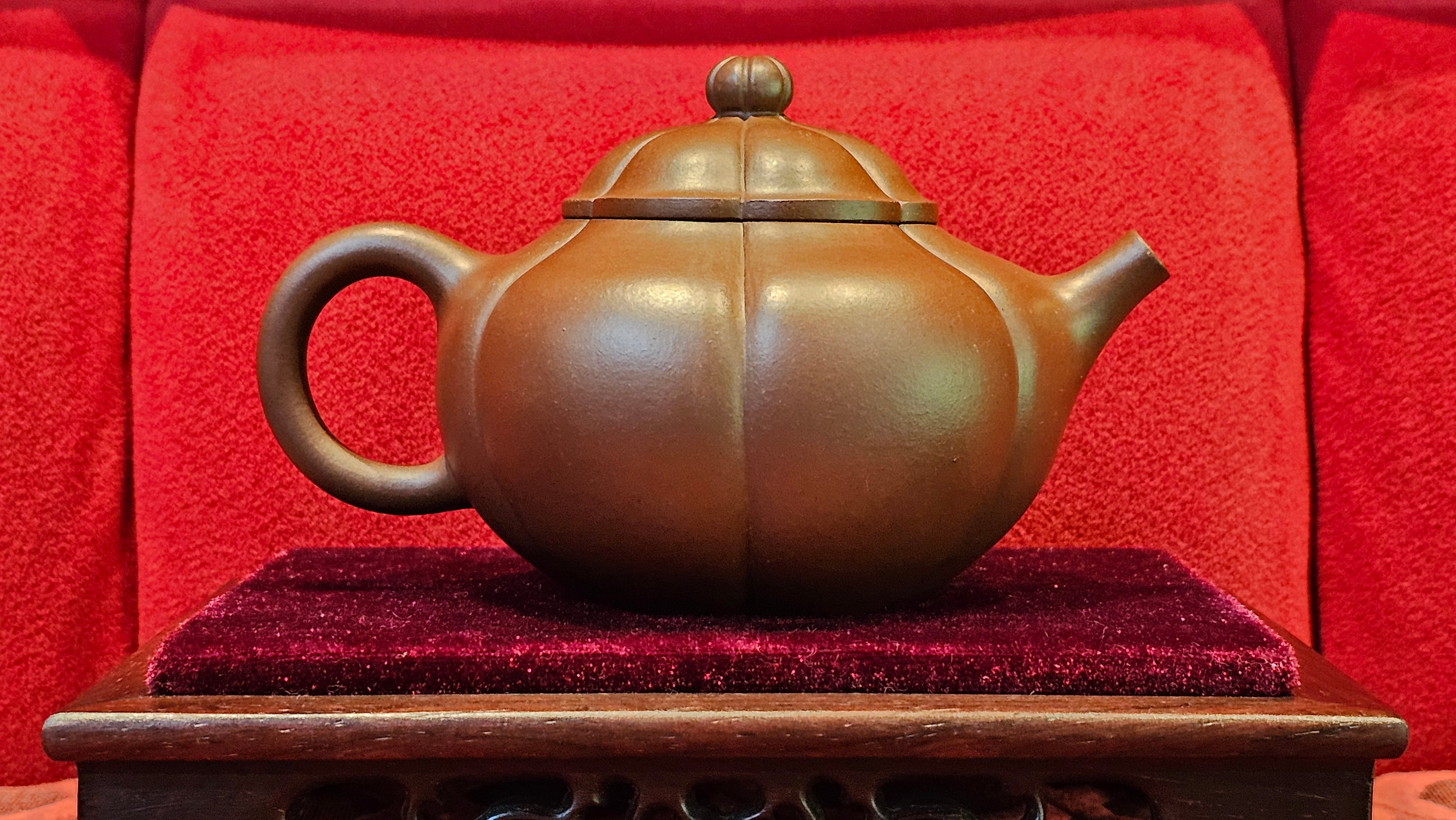 《待春》Dai Chun ~ "Imminence of Spring", 192.6ml, Di Cao Qing Zi Ni 底槽青紫泥 ~ Crafted by L3A Master Consummate Artist Li Yan Ru 李艳如 ~ Congratulations to Prof A.G., 26th March 0703hrs, Long Beach, CA.