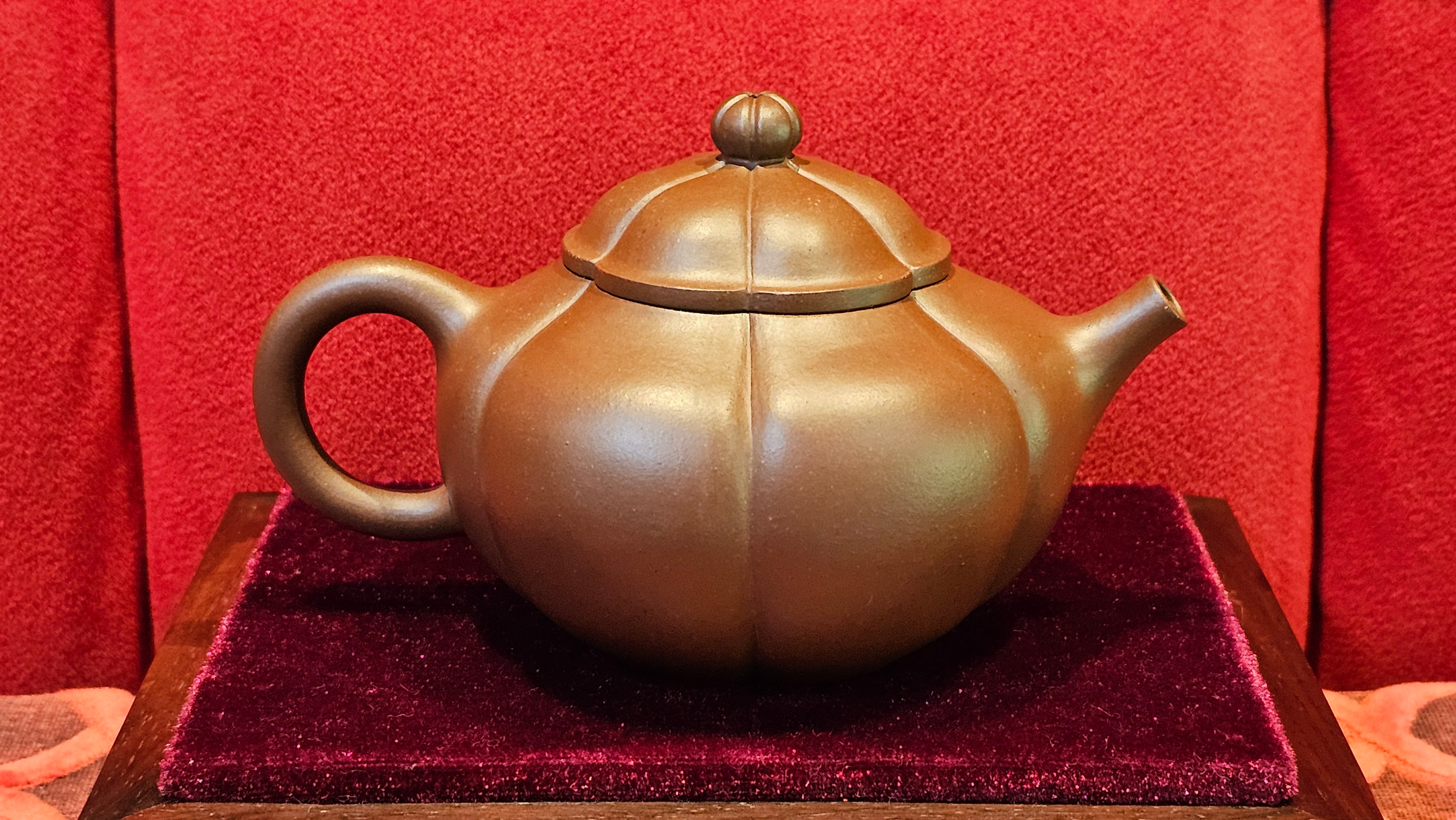 《待春》Dai Chun ~ "Imminence of Spring", 192.6ml, Di Cao Qing Zi Ni 底槽青紫泥 ~ Crafted by L3A Master Consummate Artist Li Yan Ru 李艳如 ~ Congratulations to Prof A.G., 26th March 0703hrs, Long Beach, CA.