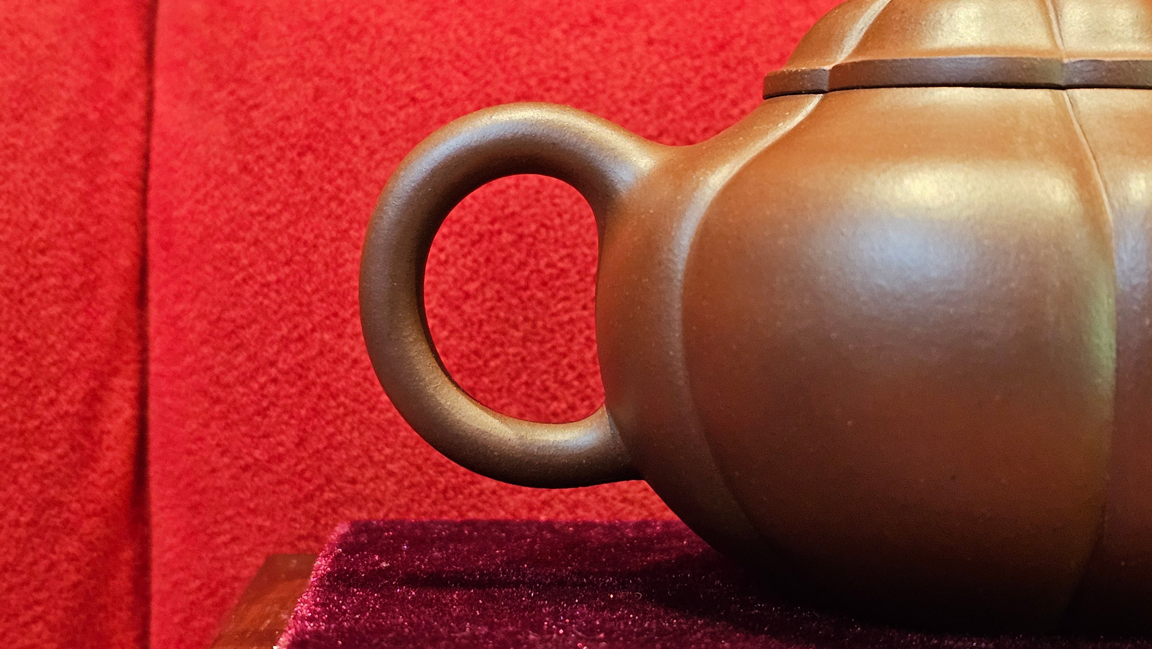 《待春》Dai Chun ~ "Imminence of Spring", 192.6ml, Di Cao Qing Zi Ni 底槽青紫泥 ~ Crafted by L3A Master Consummate Artist Li Yan Ru 李艳如 ~ Congratulations to Prof A.G., 26th March 0703hrs, Long Beach, CA.