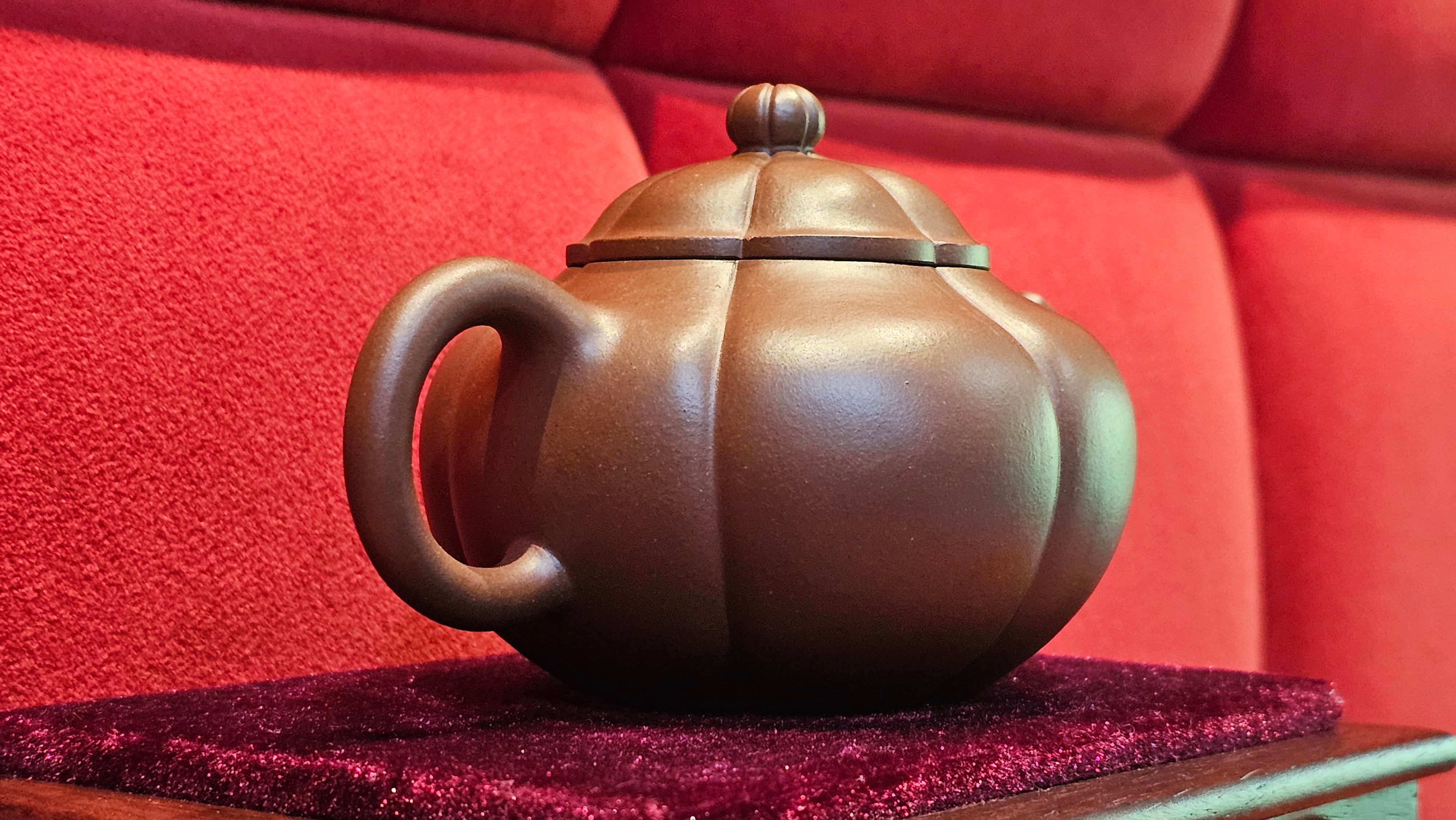 《待春》Dai Chun ~ "Imminence of Spring", 192.6ml, Di Cao Qing Zi Ni 底槽青紫泥 ~ Crafted by L3A Master Consummate Artist Li Yan Ru 李艳如 ~ Congratulations to Prof A.G., 26th March 0703hrs, Long Beach, CA.