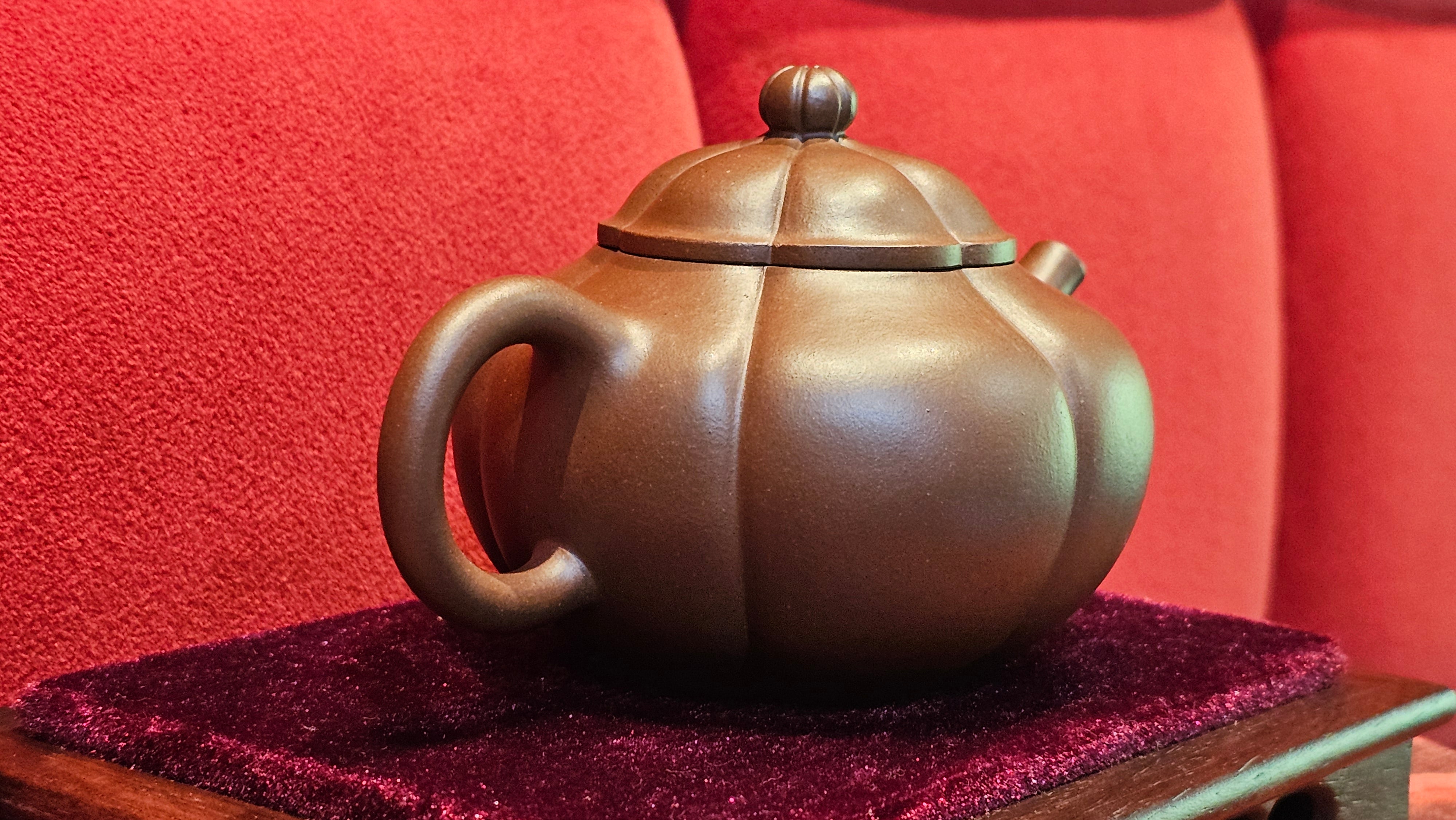 《待春》Dai Chun ~ "Imminence of Spring", 192.6ml, Di Cao Qing Zi Ni 底槽青紫泥 ~ Crafted by L3A Master Consummate Artist Li Yan Ru 李艳如 ~ Congratulations to Prof A.G., 26th March 0703hrs, Long Beach, CA.