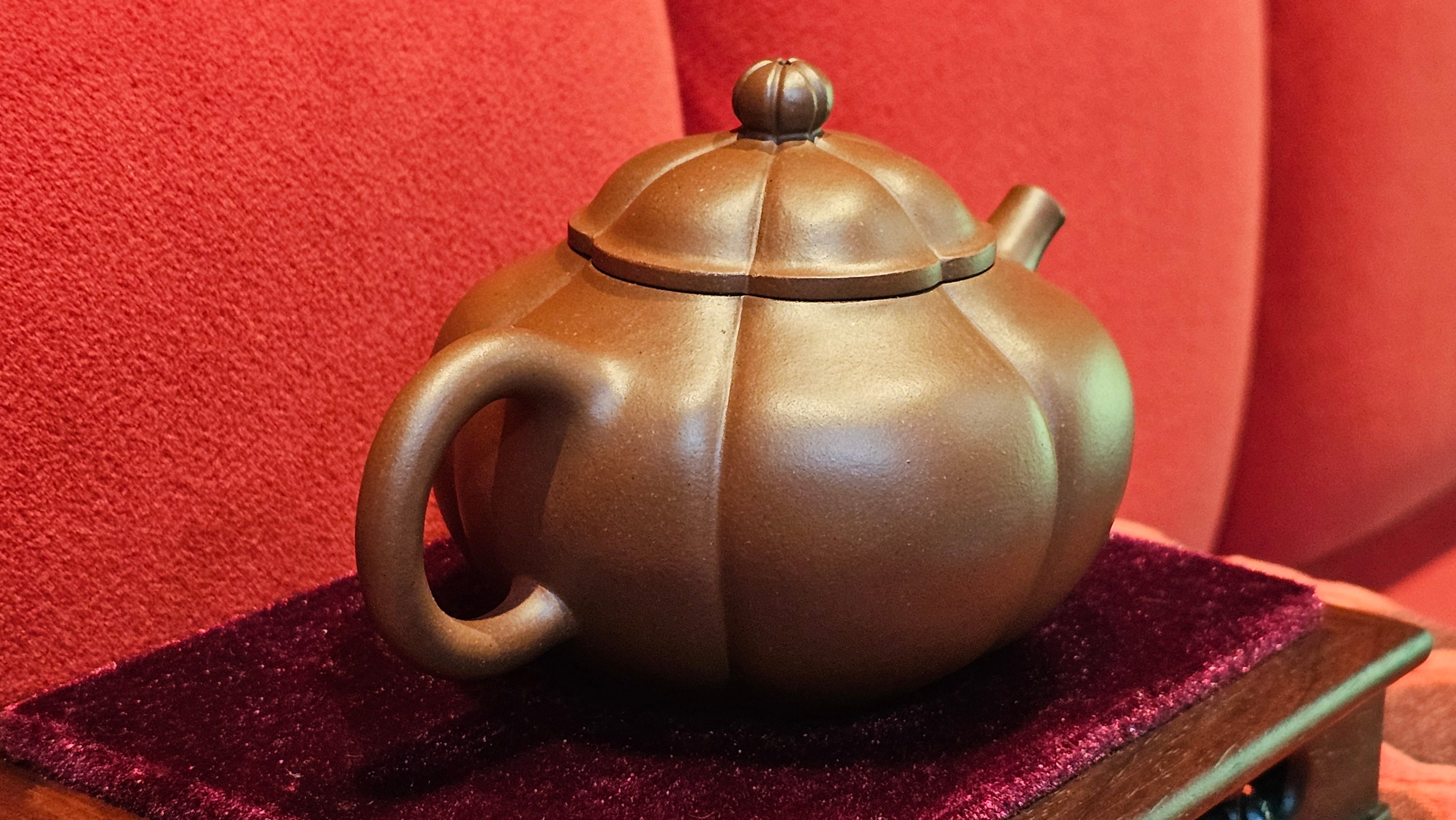 《待春》Dai Chun ~ "Imminence of Spring", 192.6ml, Di Cao Qing Zi Ni 底槽青紫泥 ~ Crafted by L3A Master Consummate Artist Li Yan Ru 李艳如 ~ Congratulations to Prof A.G., 26th March 0703hrs, Long Beach, CA.