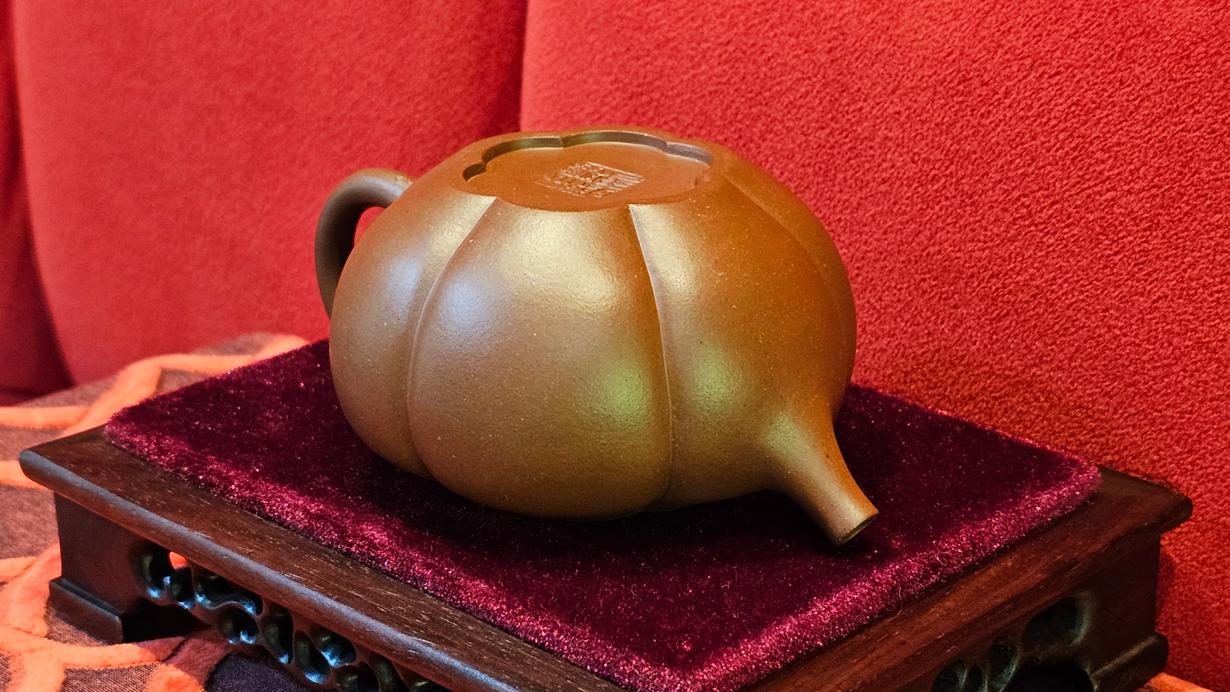 《待春》Dai Chun ~ "Imminence of Spring", 192.6ml, Di Cao Qing Zi Ni 底槽青紫泥 ~ Crafted by L3A Master Consummate Artist Li Yan Ru 李艳如 ~ Congratulations to Prof A.G., 26th March 0703hrs, Long Beach, CA.