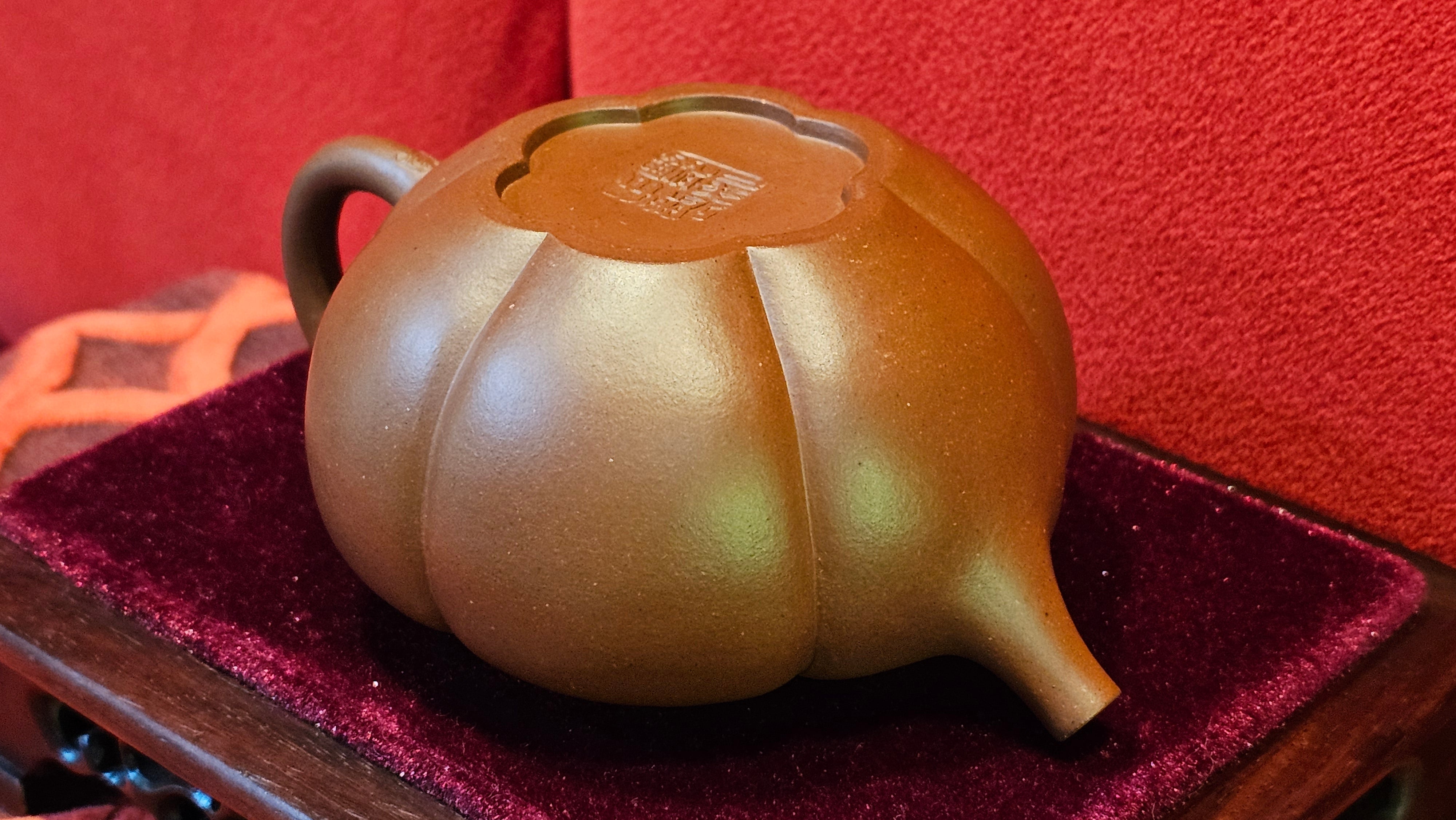 《待春》Dai Chun ~ "Imminence of Spring", 192.6ml, Di Cao Qing Zi Ni 底槽青紫泥 ~ Crafted by L3A Master Consummate Artist Li Yan Ru 李艳如 ~ Congratulations to Prof A.G., 26th March 0703hrs, Long Beach, CA.