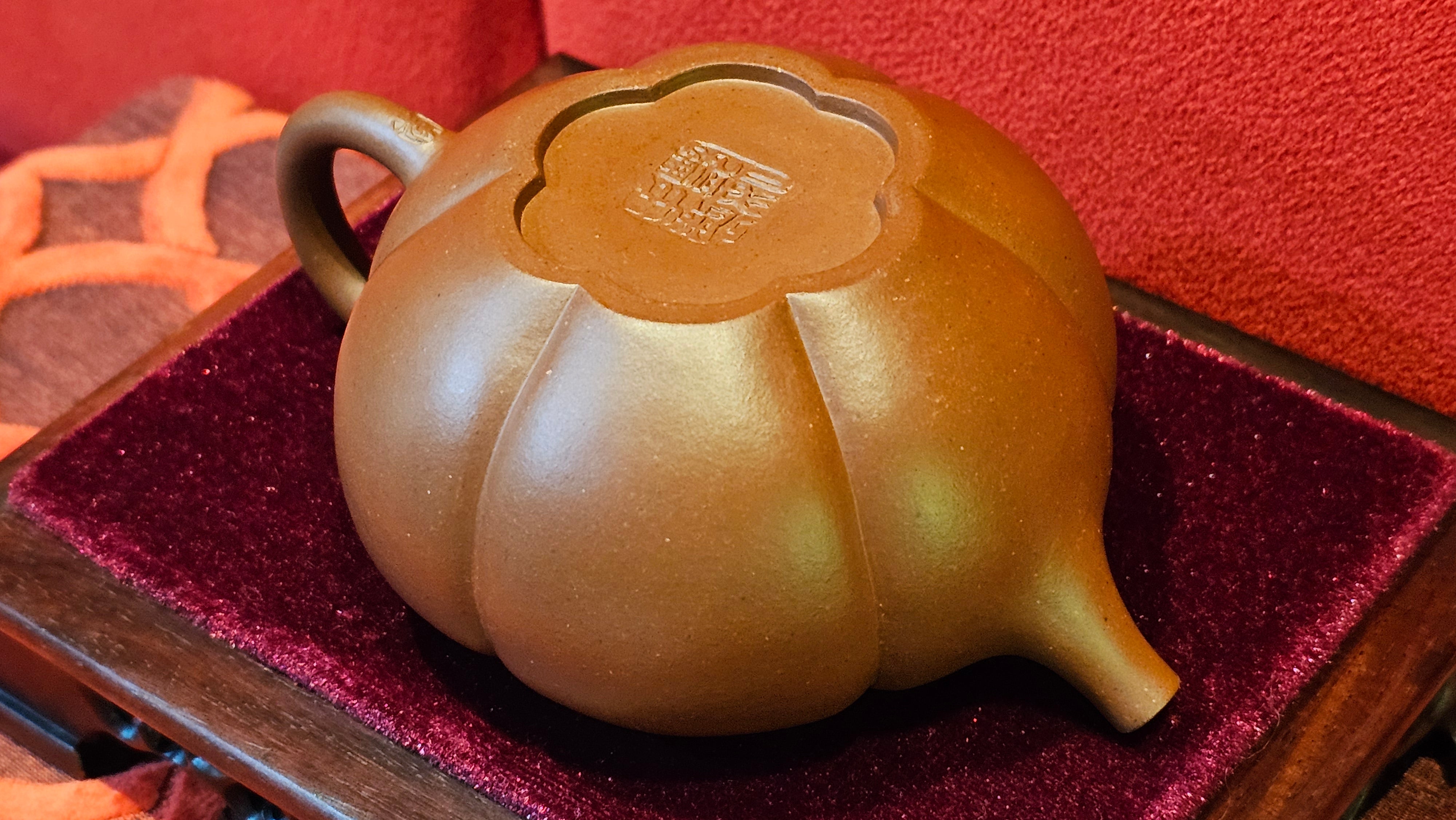 《待春》Dai Chun ~ "Imminence of Spring", 192.6ml, Di Cao Qing Zi Ni 底槽青紫泥 ~ Crafted by L3A Master Consummate Artist Li Yan Ru 李艳如 ~ Congratulations to Prof A.G., 26th March 0703hrs, Long Beach, CA.