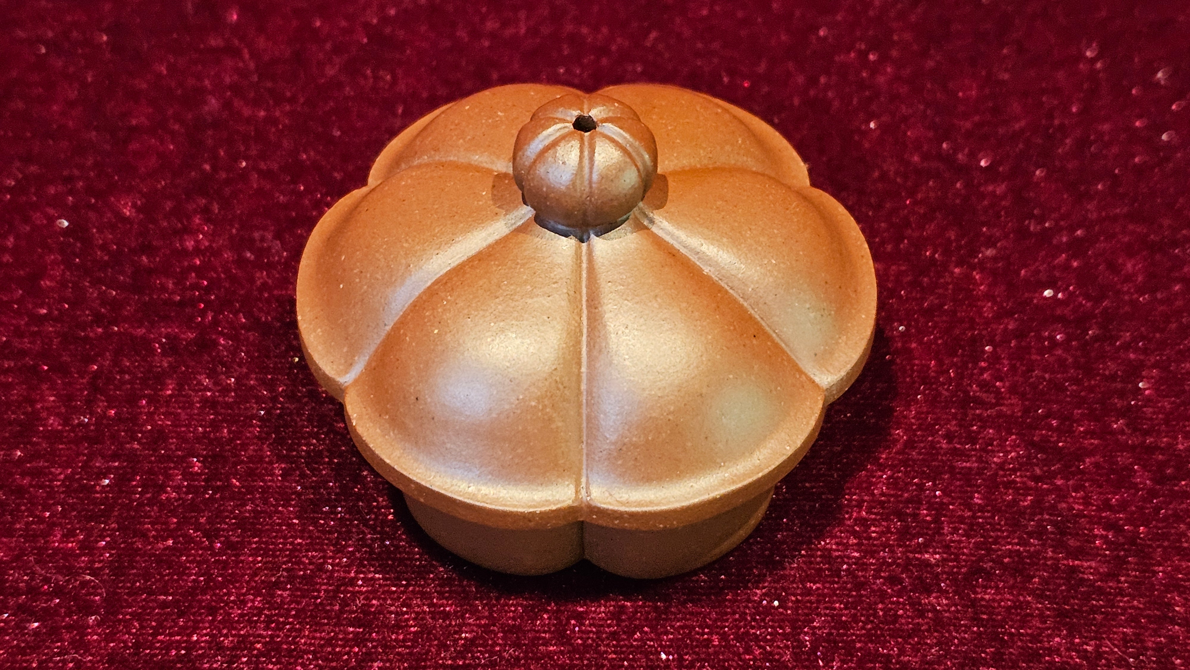 《待春》Dai Chun ~ "Imminence of Spring", 192.6ml, Di Cao Qing Zi Ni 底槽青紫泥 ~ Crafted by L3A Master Consummate Artist Li Yan Ru 李艳如 ~ Congratulations to Prof A.G., 26th March 0703hrs, Long Beach, CA.