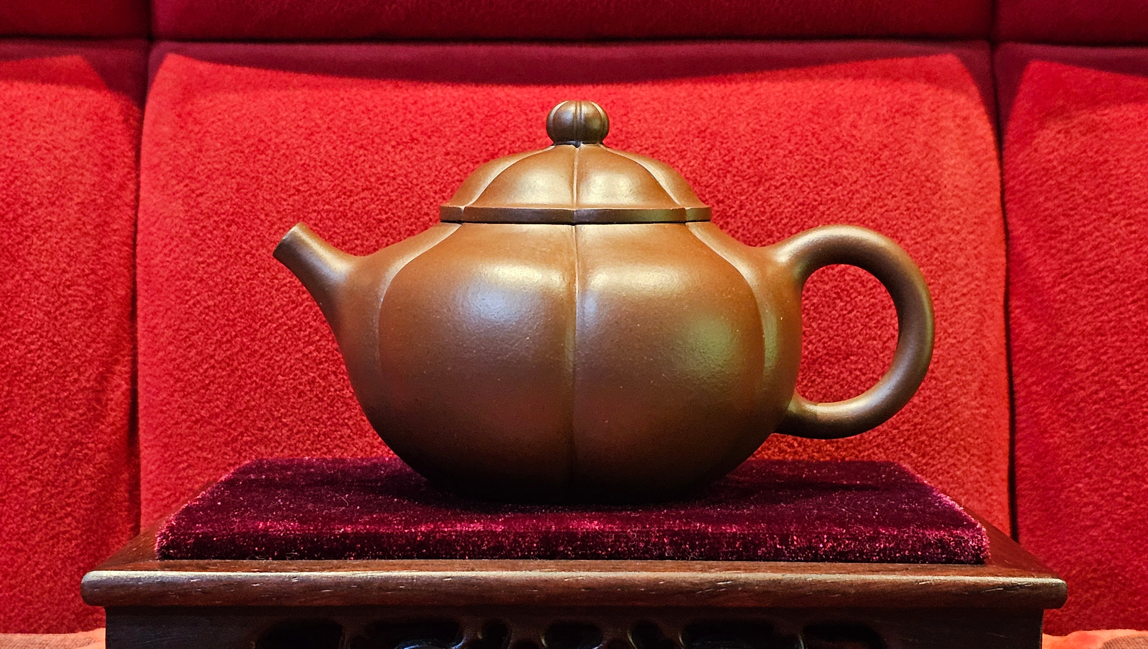 《待春》Dai Chun ~ "Imminence of Spring", 192.6ml, Di Cao Qing Zi Ni 底槽青紫泥 ~ Crafted by L3A Master Consummate Artist Li Yan Ru 李艳如 ~ Congratulations to Prof A.G., 26th March 0703hrs, Long Beach, CA.