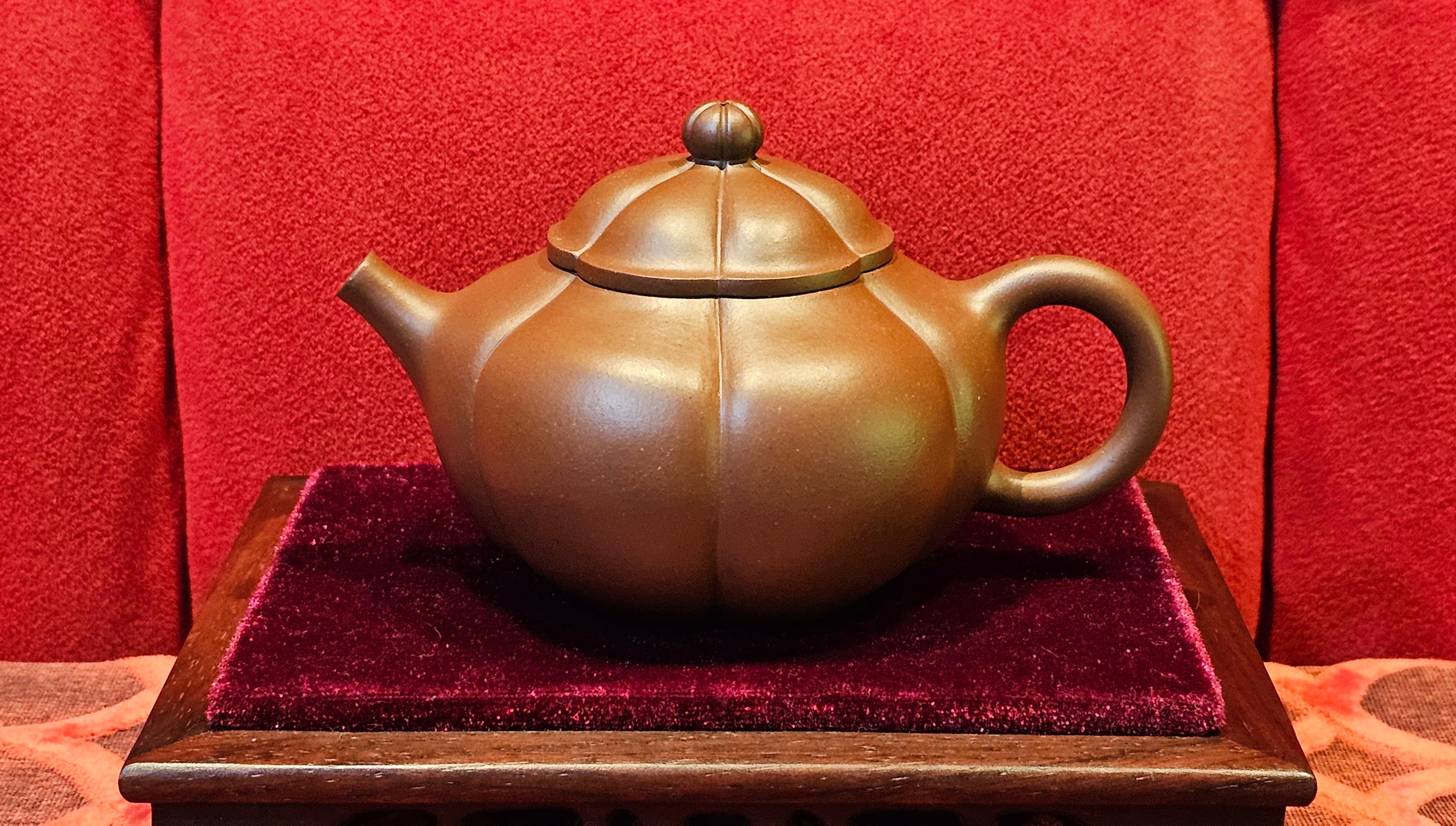 《待春》Dai Chun ~ "Imminence of Spring", 192.6ml, Di Cao Qing Zi Ni 底槽青紫泥 ~ Crafted by L3A Master Consummate Artist Li Yan Ru 李艳如 ~ Congratulations to Prof A.G., 26th March 0703hrs, Long Beach, CA.