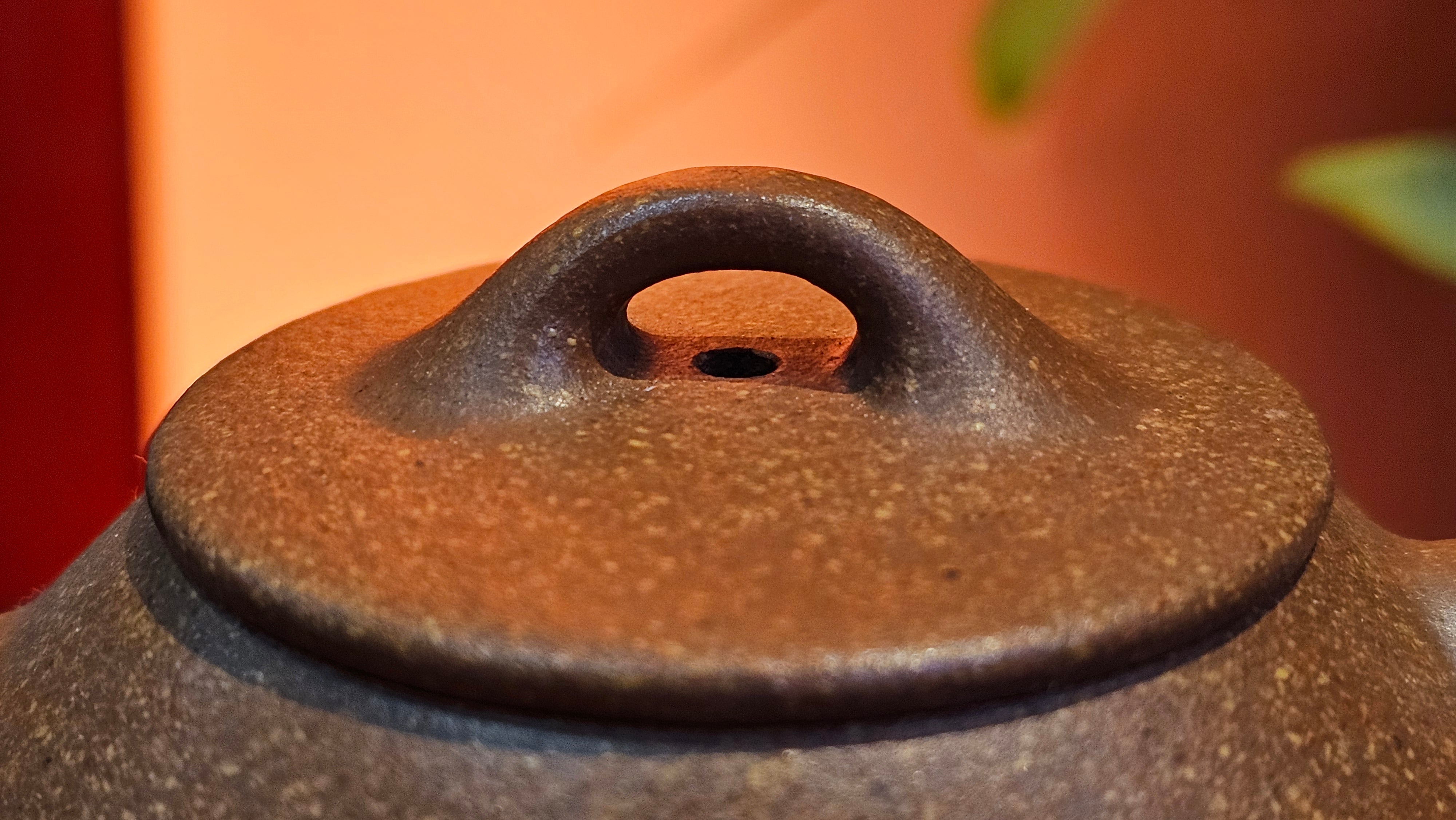 Shi Piao 石瓢, 152.0ml, Ping Gai Shi Piao 平盖石瓢 Huang Jiang Po Ni 黄降坡泥, by our Collaborative Craftsman Chen Hua Jun 陈华军。