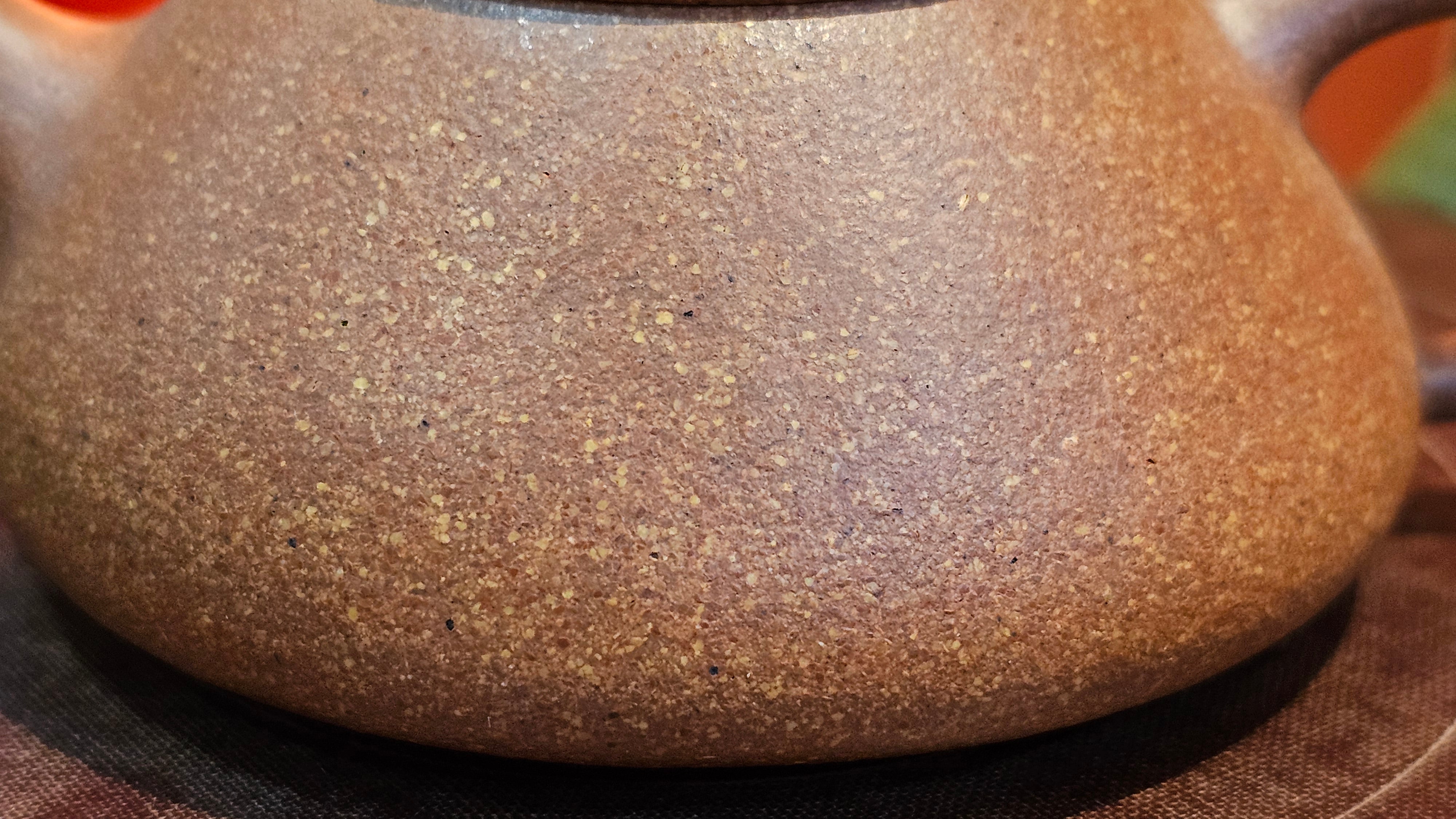 Shi Piao 石瓢, 152.0ml, Ping Gai Shi Piao 平盖石瓢 Huang Jiang Po Ni 黄降坡泥, by our Collaborative Craftsman Chen Hua Jun 陈华军。