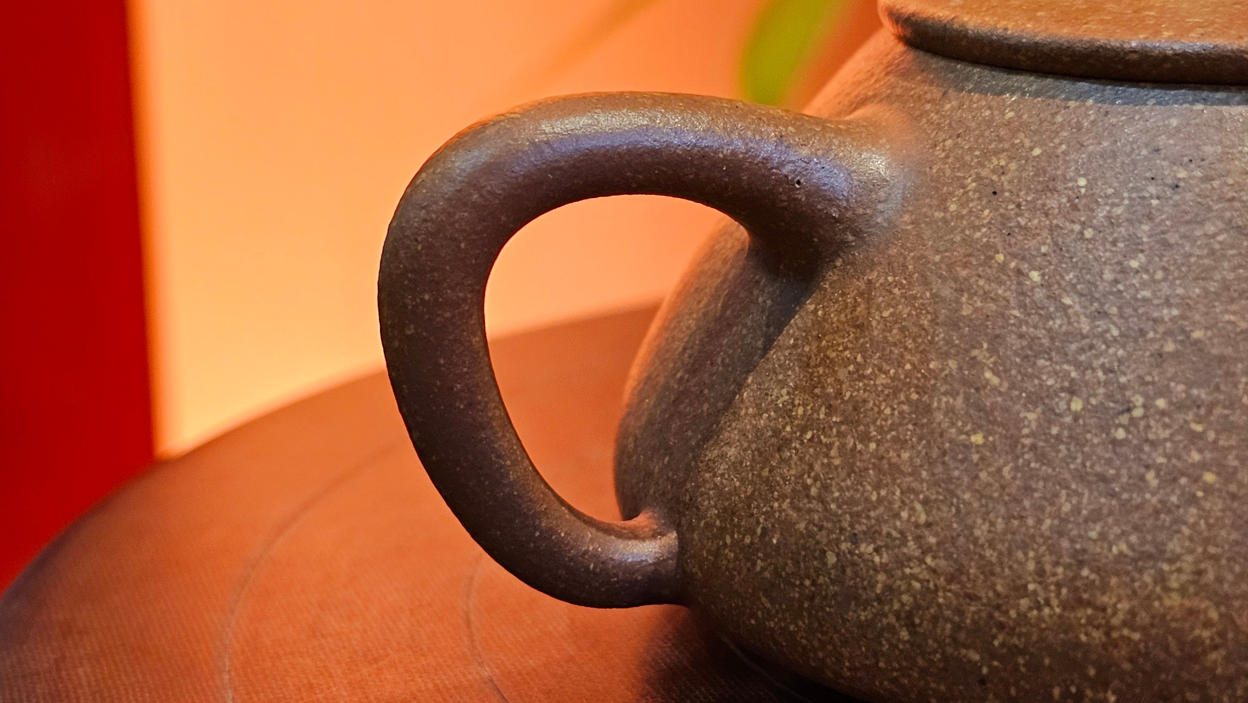 Shi Piao 石瓢, 152.0ml, Ping Gai Shi Piao 平盖石瓢 Huang Jiang Po Ni 黄降坡泥, by our Collaborative Craftsman Chen Hua Jun 陈华军。