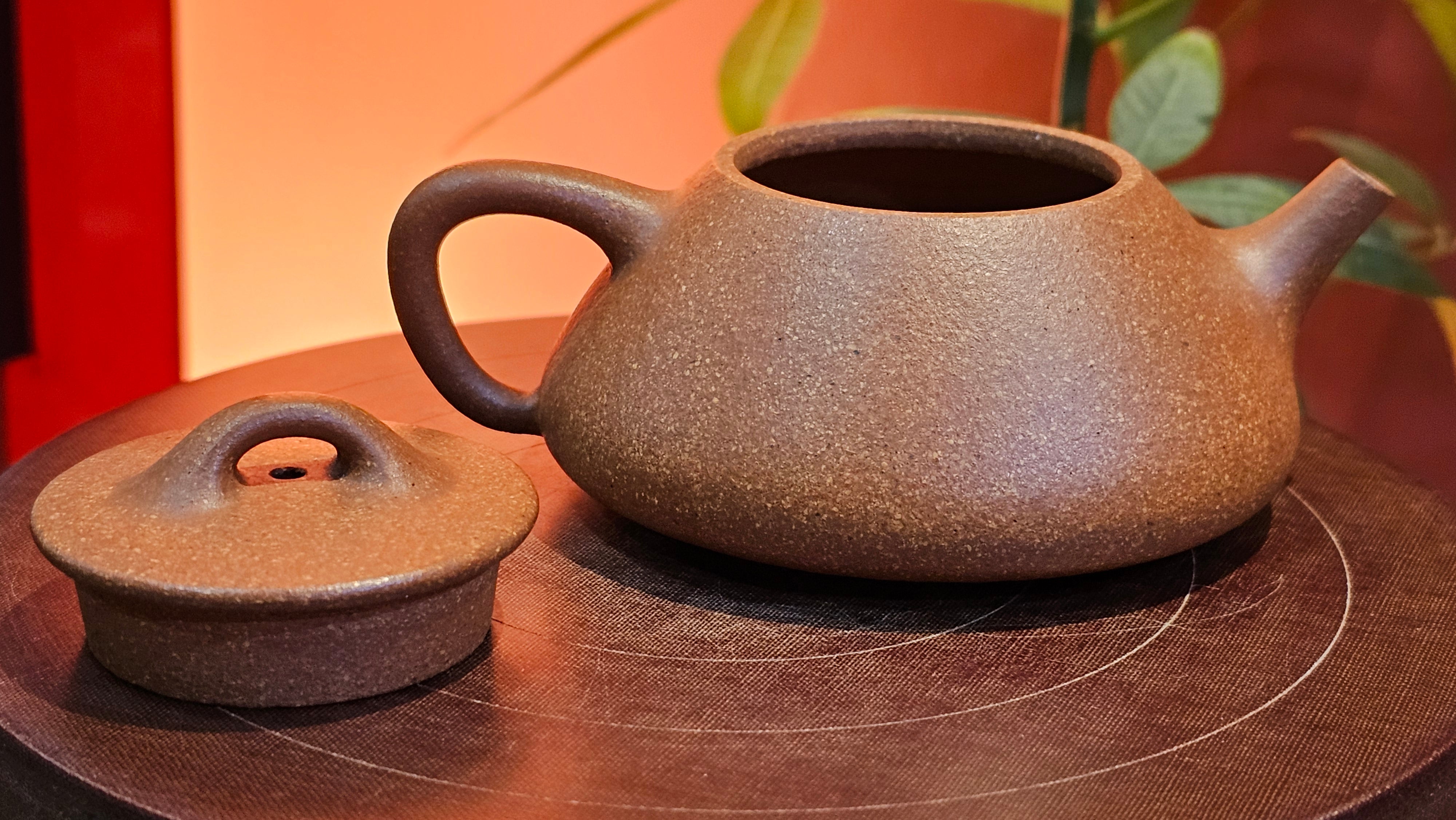 Shi Piao 石瓢, 152.0ml, Ping Gai Shi Piao 平盖石瓢 Huang Jiang Po Ni 黄降坡泥, by our Collaborative Craftsman Chen Hua Jun 陈华军。