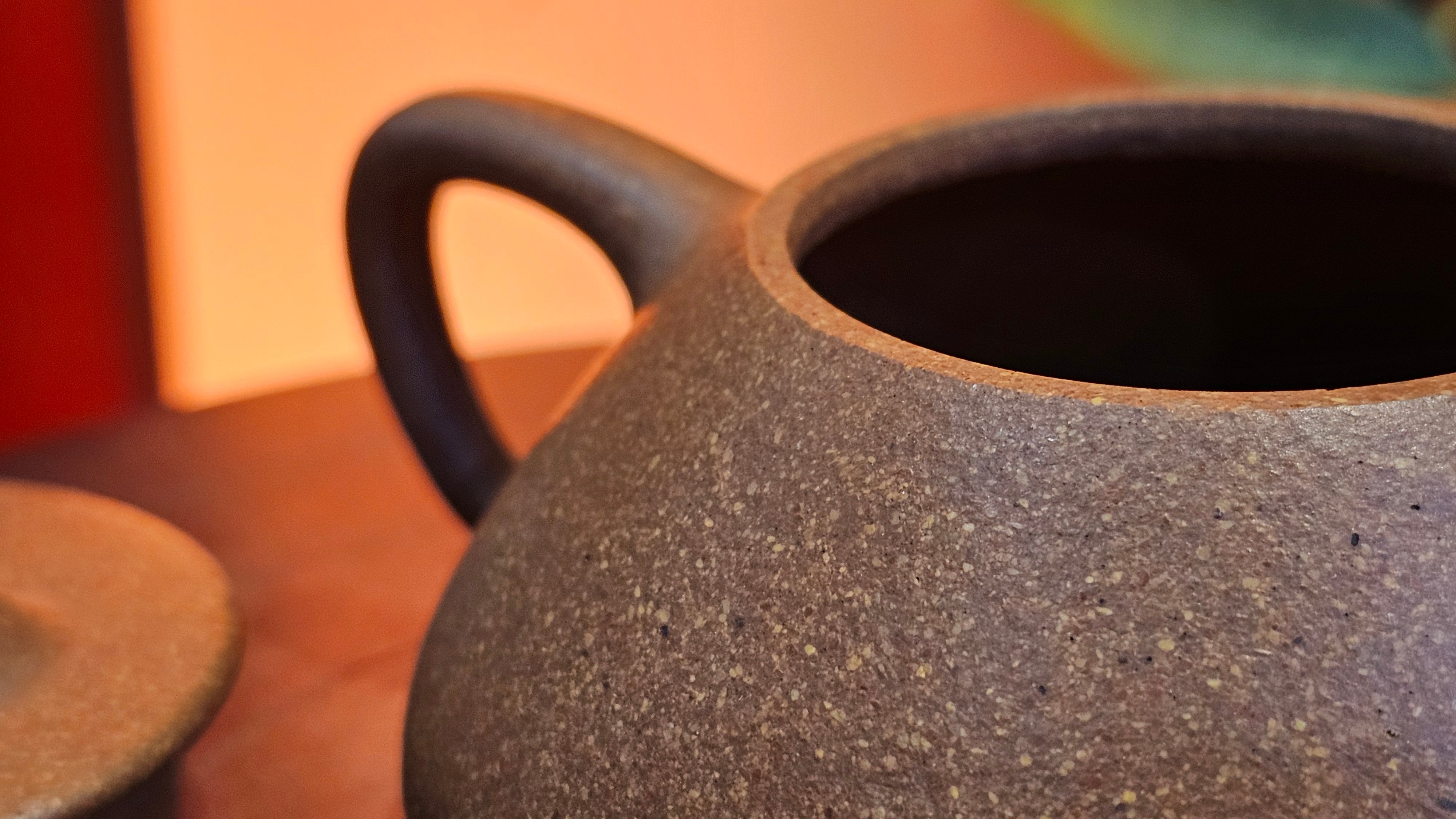 Shi Piao 石瓢, 152.0ml, Ping Gai Shi Piao 平盖石瓢 Huang Jiang Po Ni 黄降坡泥, by our Collaborative Craftsman Chen Hua Jun 陈华军。