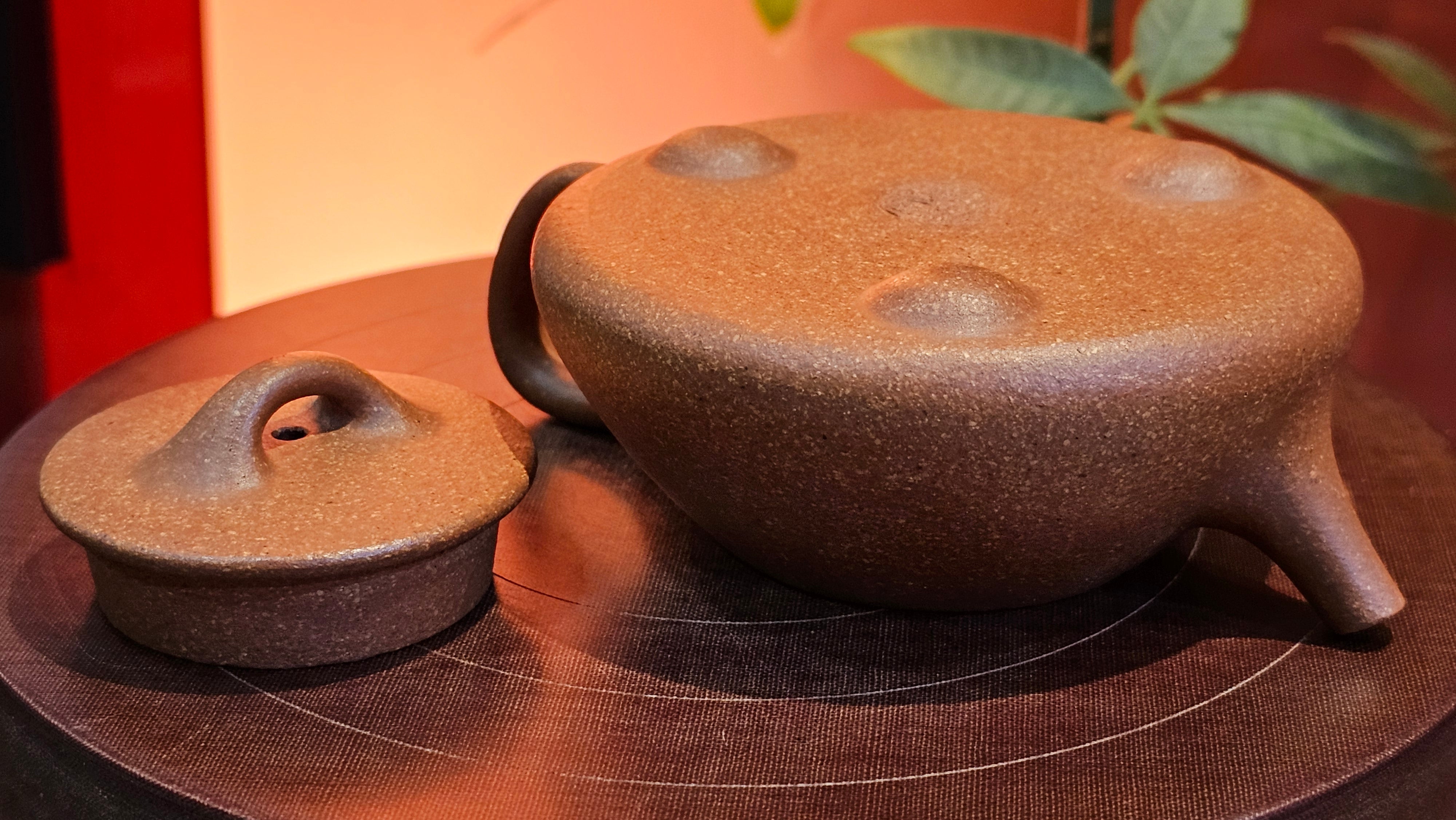 Shi Piao 石瓢, 152.0ml, Ping Gai Shi Piao 平盖石瓢 Huang Jiang Po Ni 黄降坡泥, by our Collaborative Craftsman Chen Hua Jun 陈华军。