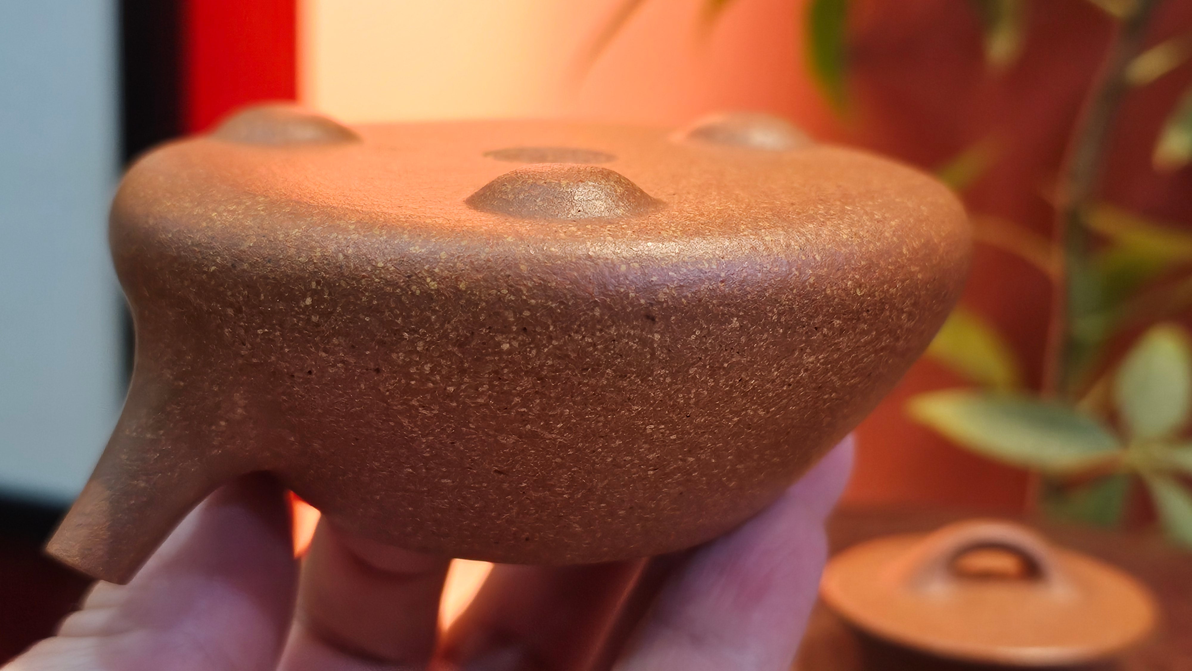 Shi Piao 石瓢, 152.0ml, Ping Gai Shi Piao 平盖石瓢 Huang Jiang Po Ni 黄降坡泥, by our Collaborative Craftsman Chen Hua Jun 陈华军。