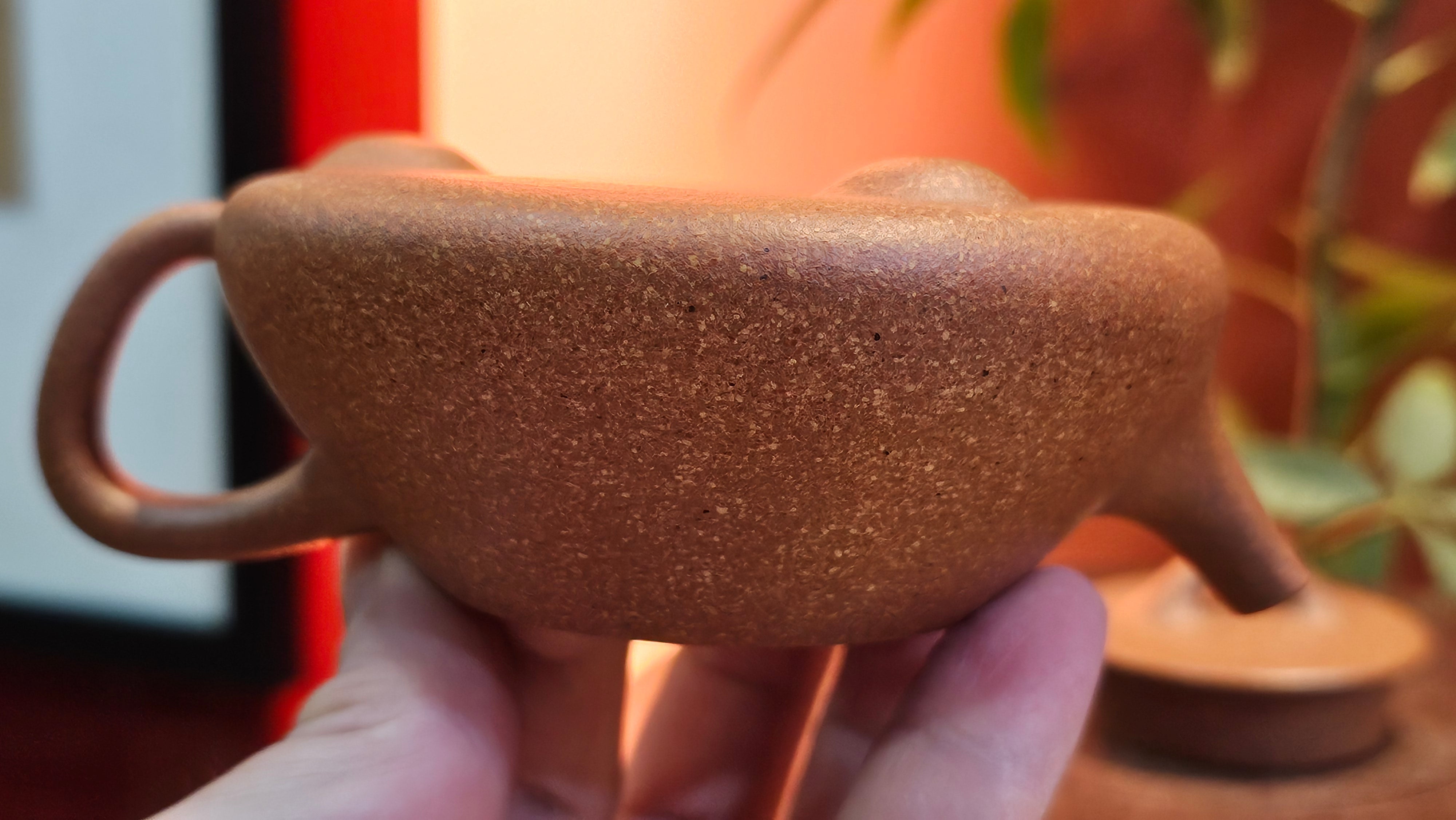 Shi Piao 石瓢, 152.0ml, Ping Gai Shi Piao 平盖石瓢 Huang Jiang Po Ni 黄降坡泥, by our Collaborative Craftsman Chen Hua Jun 陈华军。