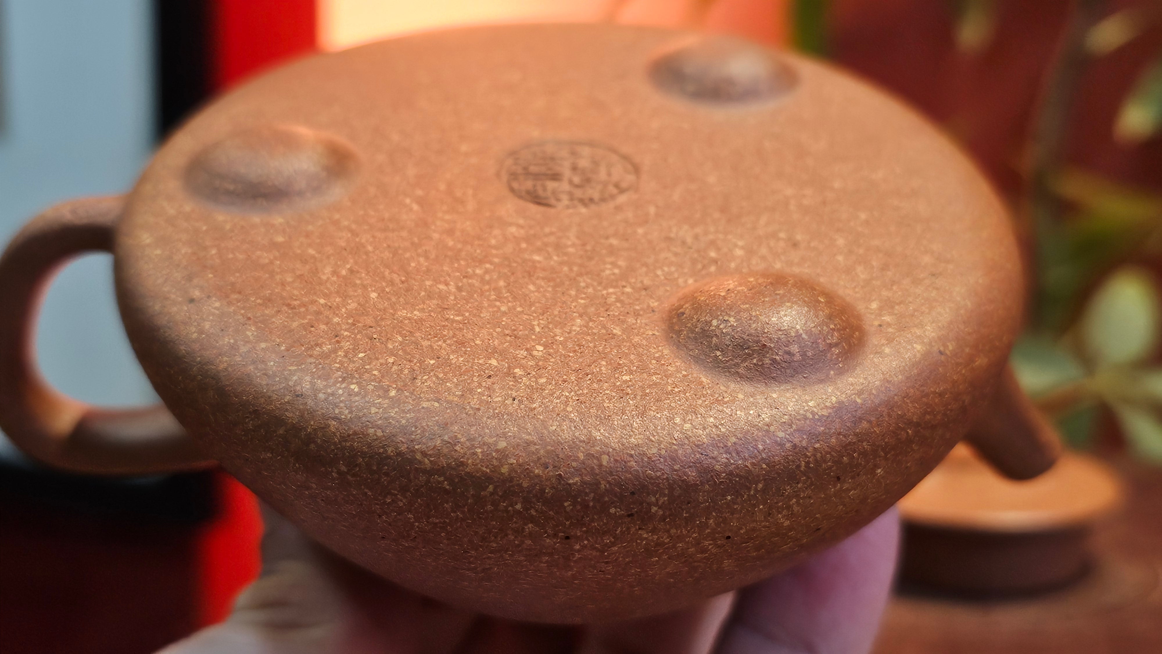 Shi Piao 石瓢, 152.0ml, Ping Gai Shi Piao 平盖石瓢 Huang Jiang Po Ni 黄降坡泥, by our Collaborative Craftsman Chen Hua Jun 陈华军。