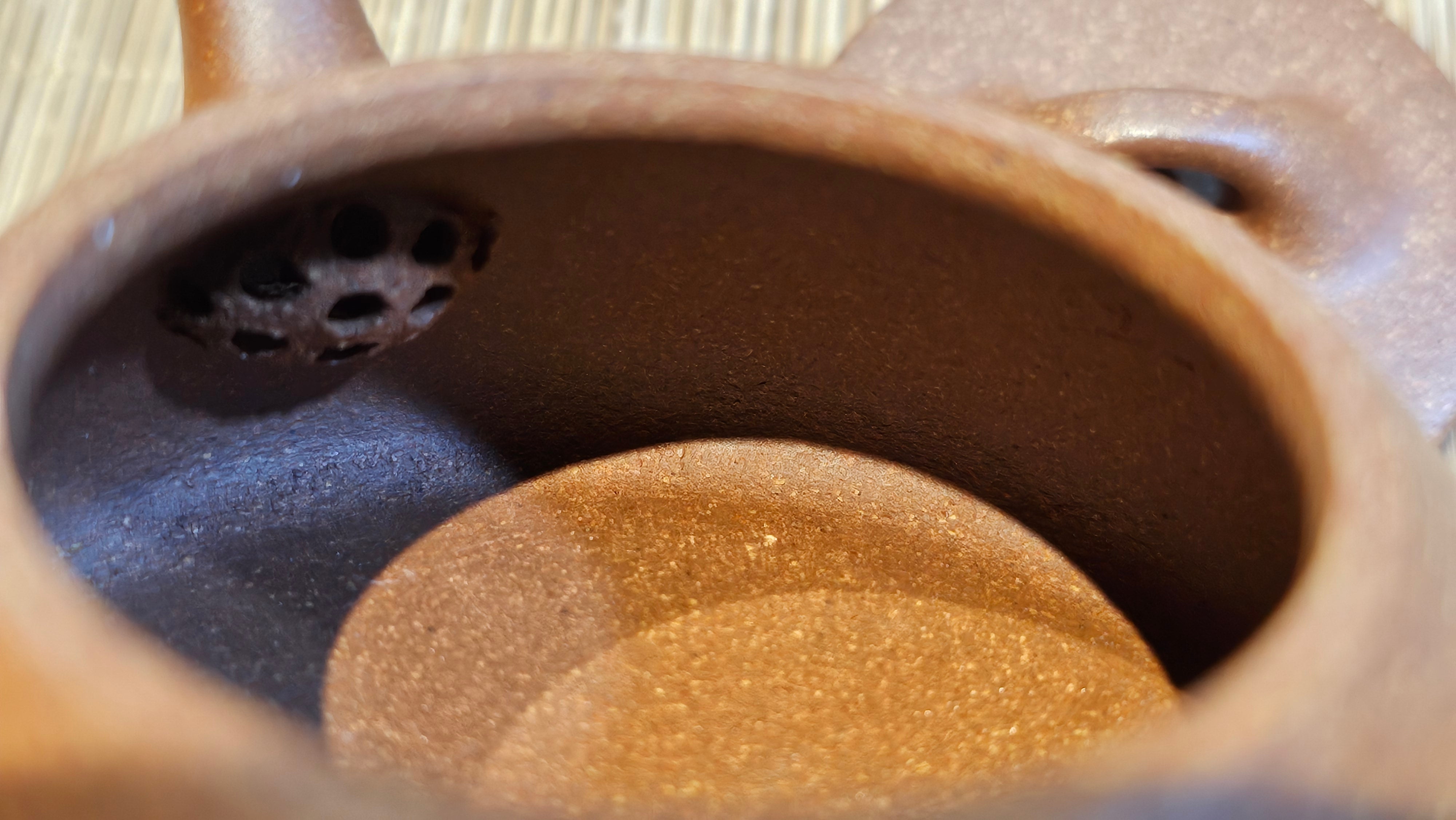 Shi Piao 石瓢, 152.0ml, Ping Gai Shi Piao 平盖石瓢 Huang Jiang Po Ni 黄降坡泥, by our Collaborative Craftsman Chen Hua Jun 陈华军。