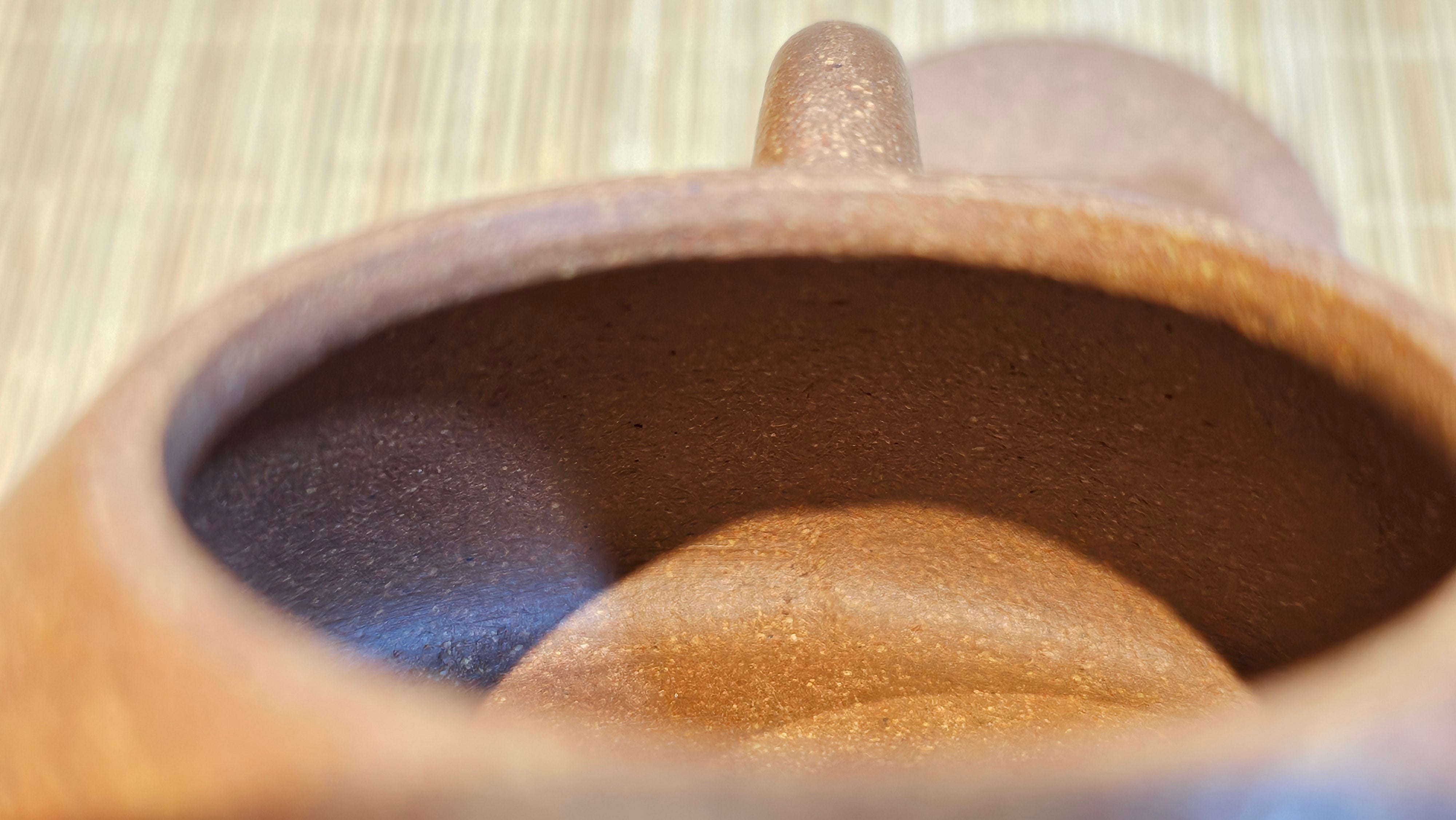 Shi Piao 石瓢, 152.0ml, Ping Gai Shi Piao 平盖石瓢 Huang Jiang Po Ni 黄降坡泥, by our Collaborative Craftsman Chen Hua Jun 陈华军。