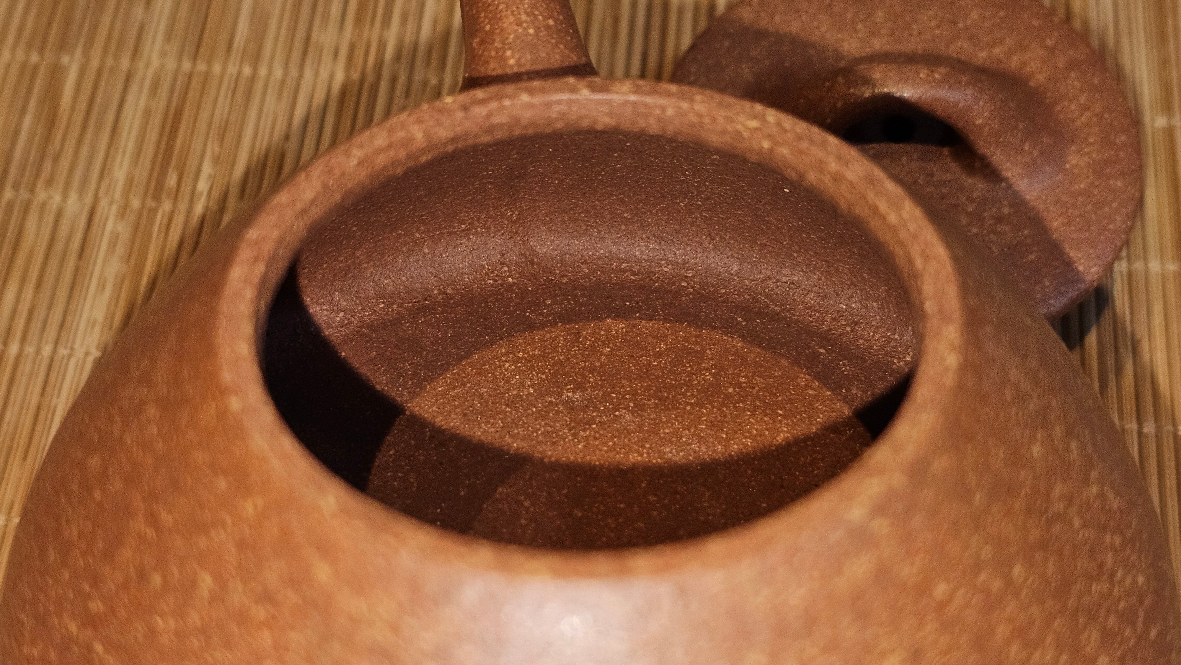 Shi Piao 石瓢, 152.0ml, Ping Gai Shi Piao 平盖石瓢 Huang Jiang Po Ni 黄降坡泥, by our Collaborative Craftsman Chen Hua Jun 陈华军。