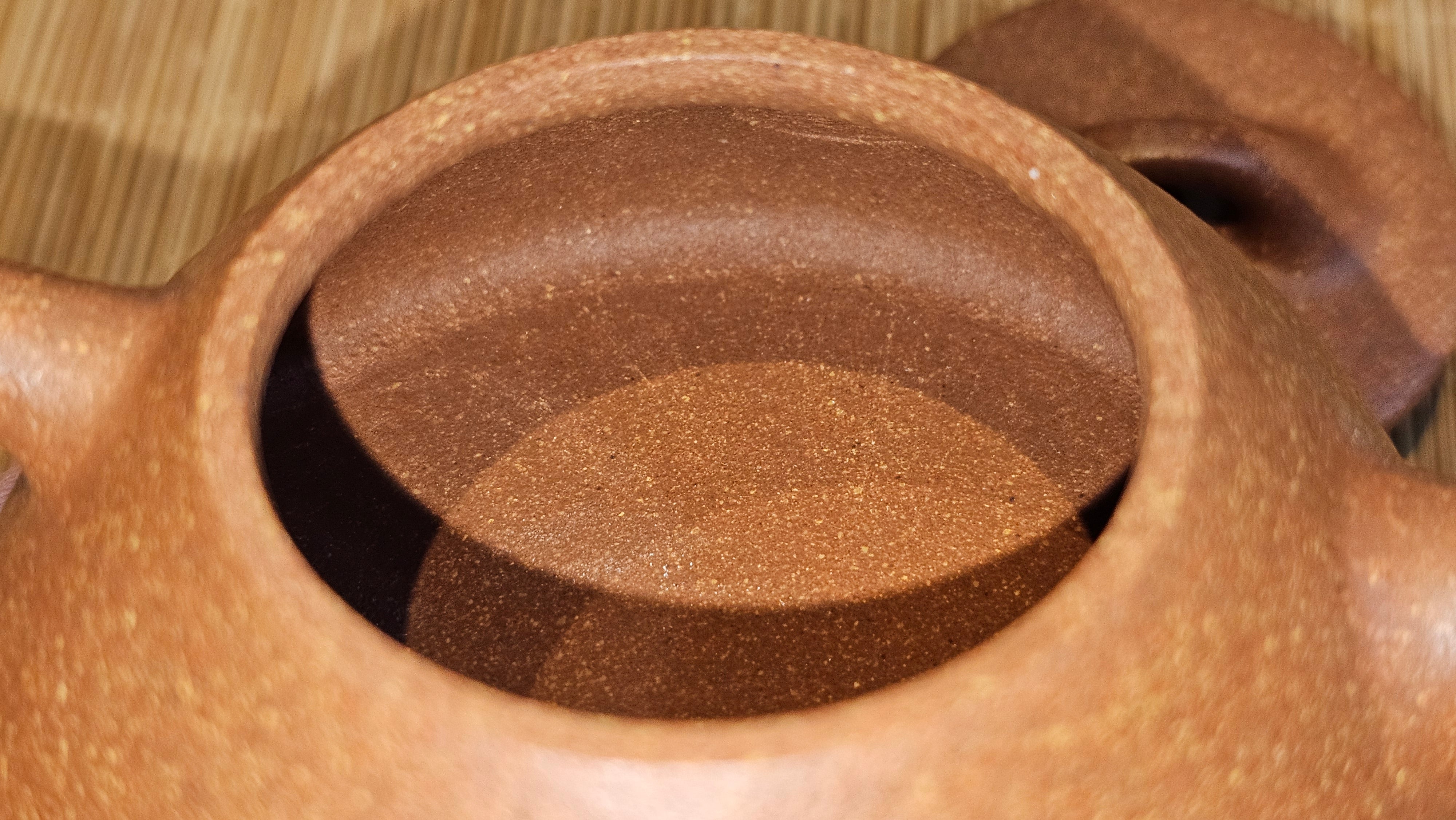 Shi Piao 石瓢, 152.0ml, Ping Gai Shi Piao 平盖石瓢 Huang Jiang Po Ni 黄降坡泥, by our Collaborative Craftsman Chen Hua Jun 陈华军。