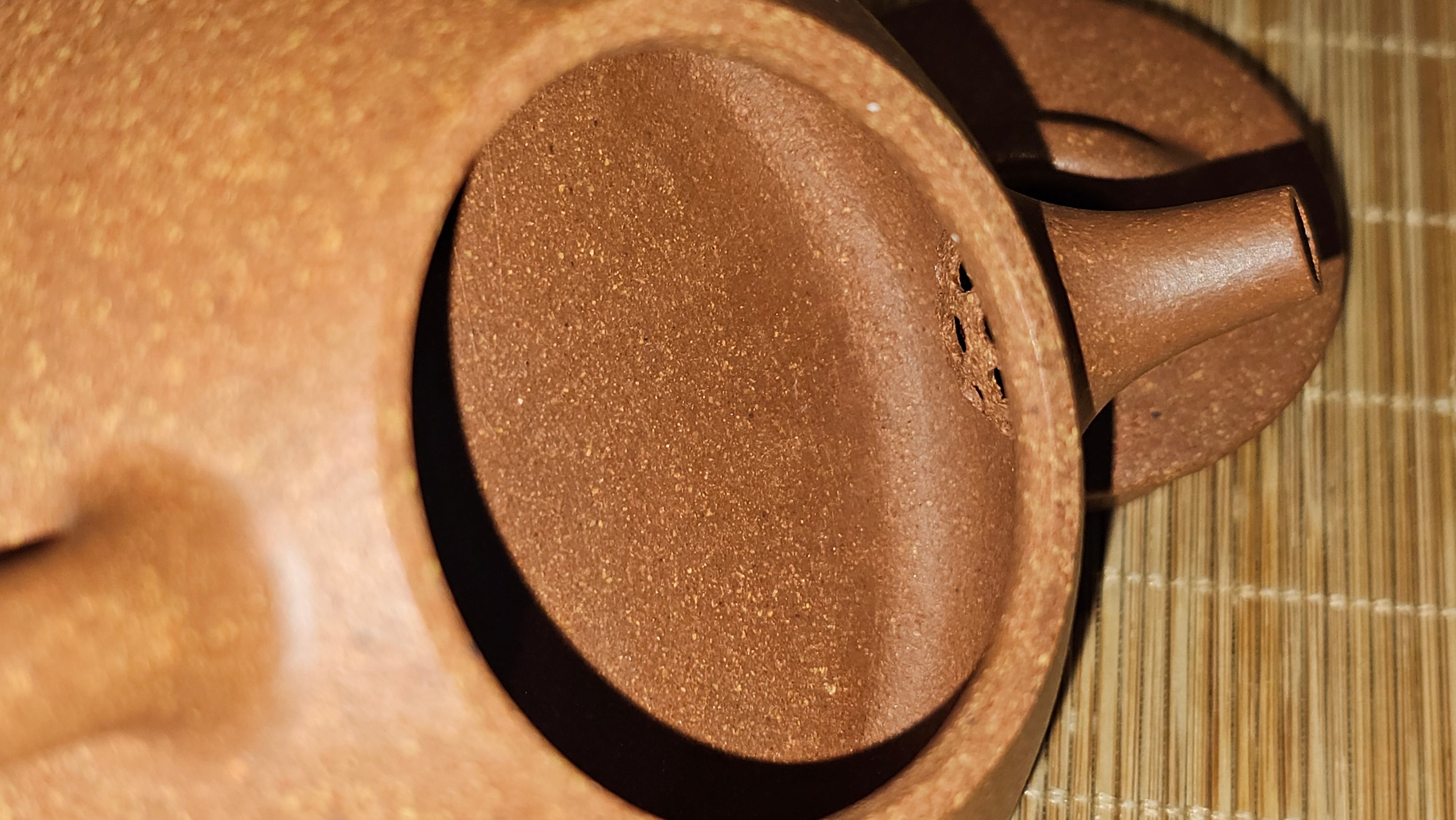 Shi Piao 石瓢, 152.0ml, Ping Gai Shi Piao 平盖石瓢 Huang Jiang Po Ni 黄降坡泥, by our Collaborative Craftsman Chen Hua Jun 陈华军。